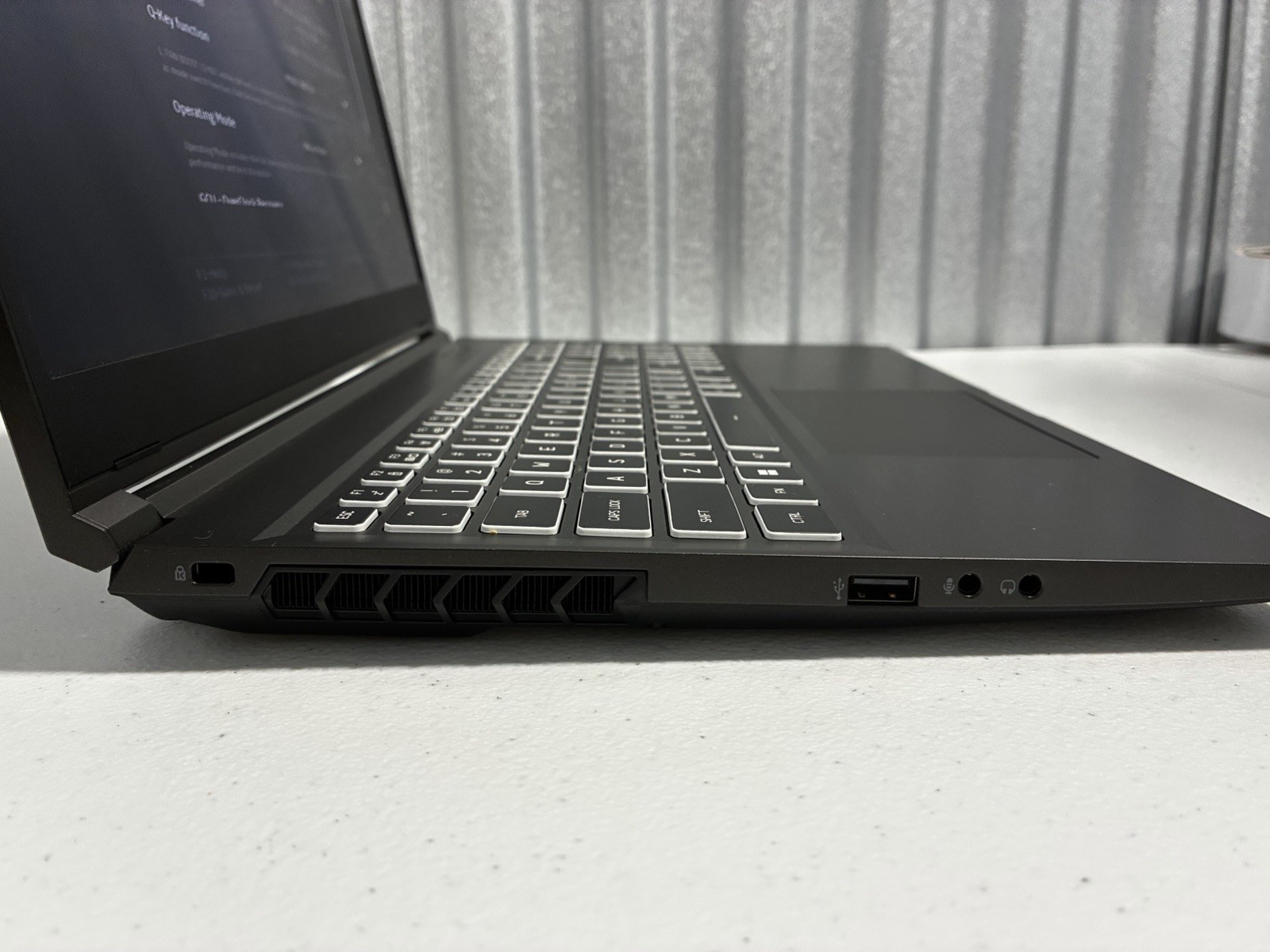 Eluktronics Gaming Laptop Rp-15 G2 RTX 4070 2+4tb Nvme 64gb Ram 15.6 Inch Win 11