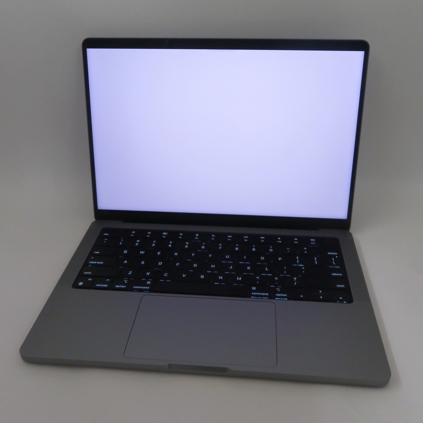 Apple Macbook Pro 2023 14in Retina M2 Pro 16GB RAM 512GB Tahoe A2779