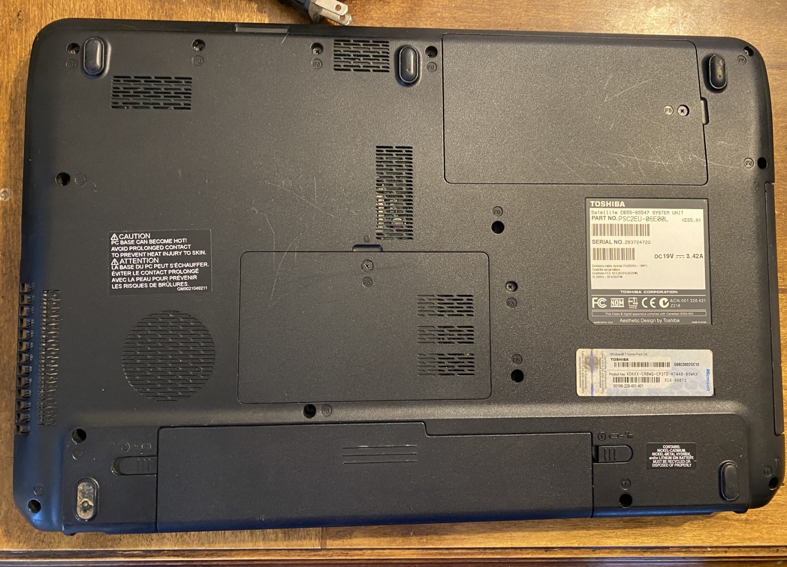 TOSHIBA SATELLITE C655-S5547 USED with Charger Adapter