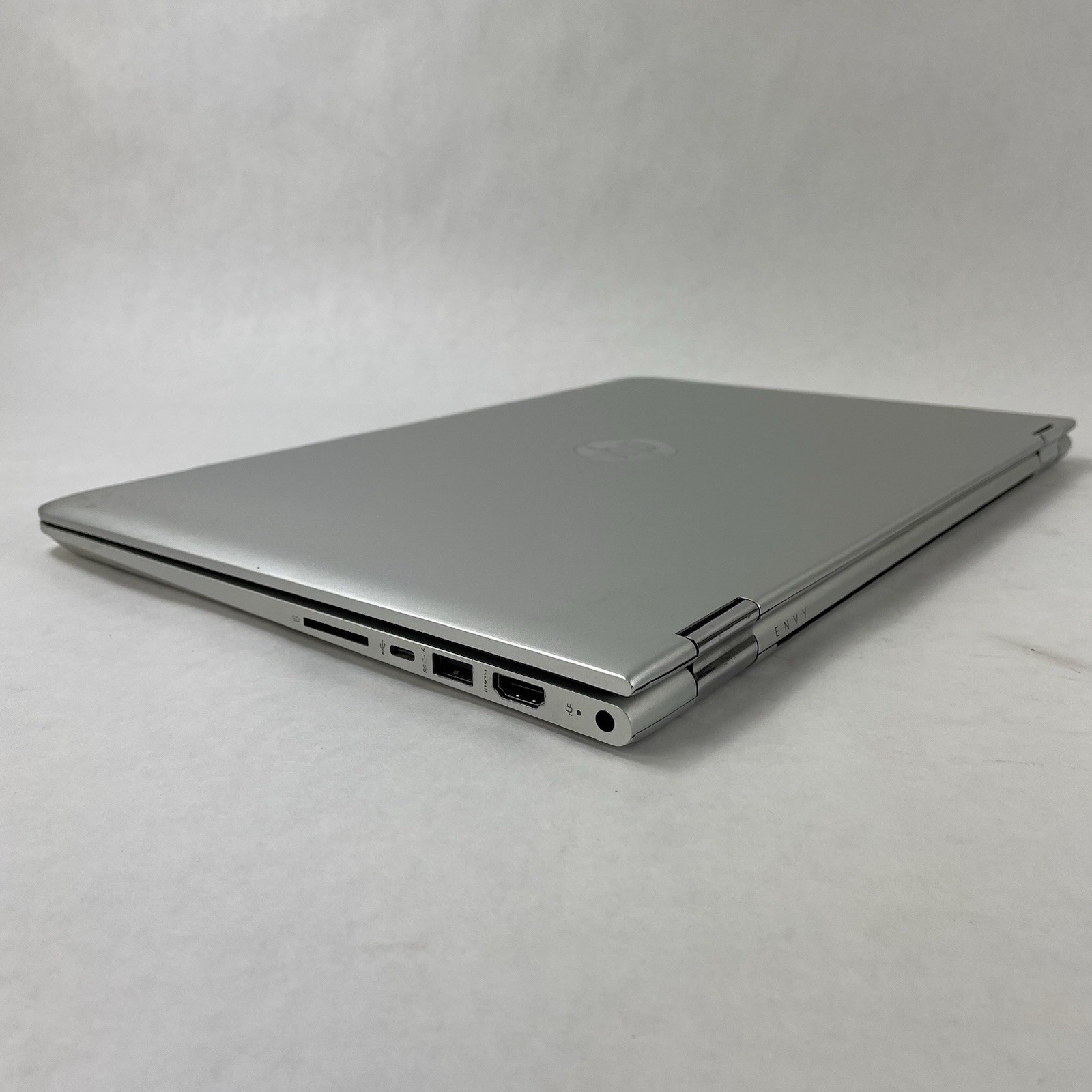 HP Envy x360 15-aq267cl 15.6″ i7-8550U 1.80 GHz 8 GB RAM No SSD/OS/AC
