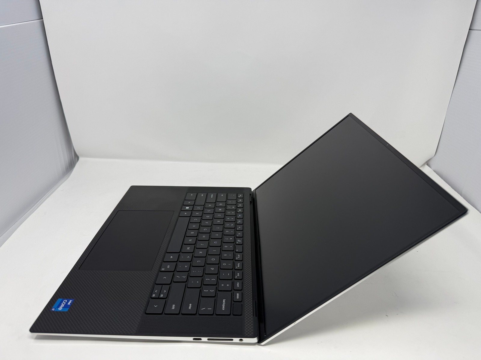 Dell XPS 15 9520 NVIDIA GeForce RTX 3050 Ti Mobile 12th Gen i7-12700H 16GB