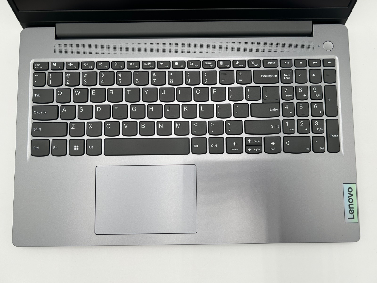 Lenovo IdeaPad Slim 3 15ABR8 (Ryzen 7-5825U, 16GB DDR4, 512GB SSD)