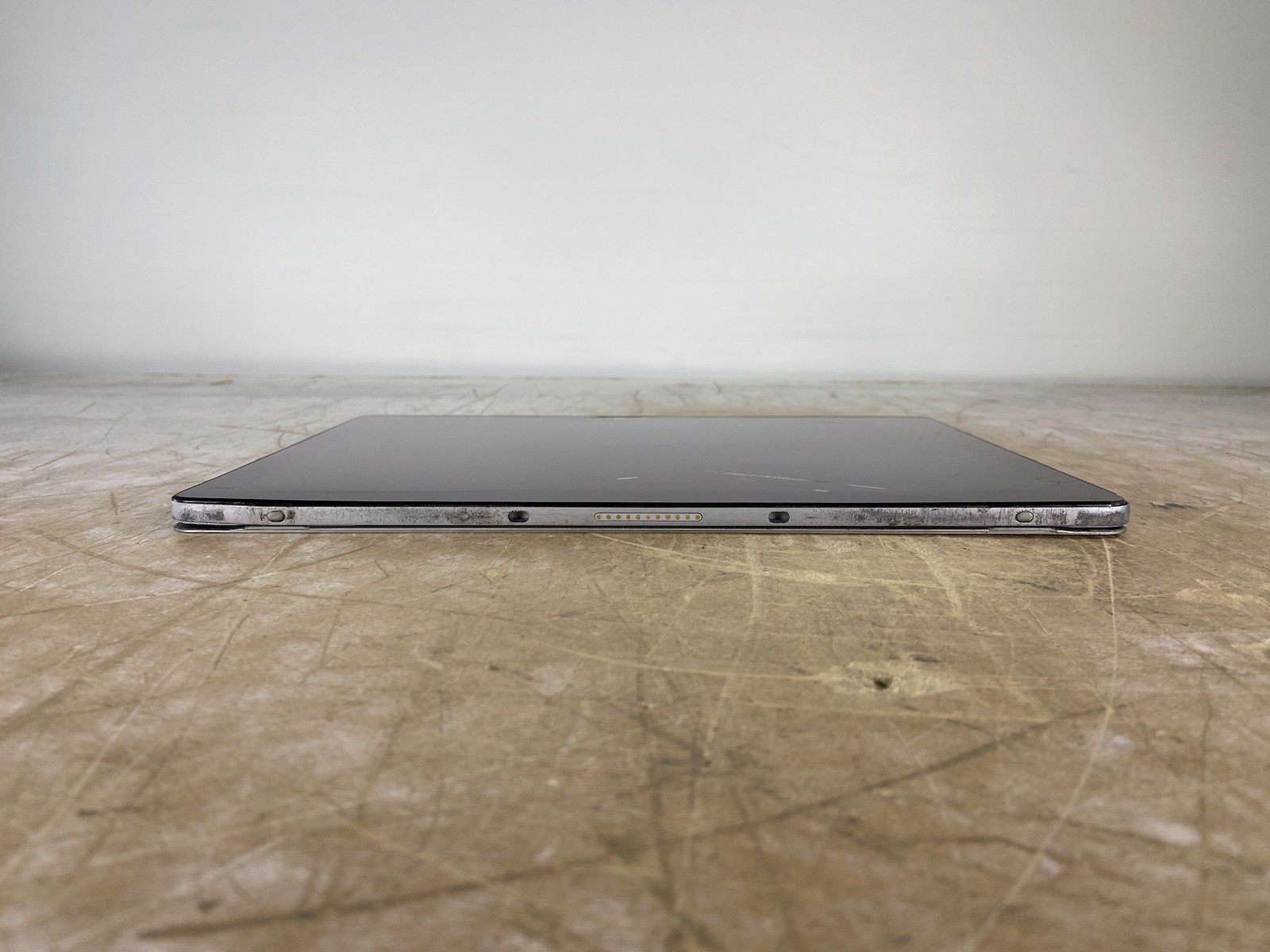 DELL LATITUDE 7200 2-IN-1 i5-8365U @ 1.60GHz, 8GB RAM, NO HDD/OS – (FOR PARTS)
