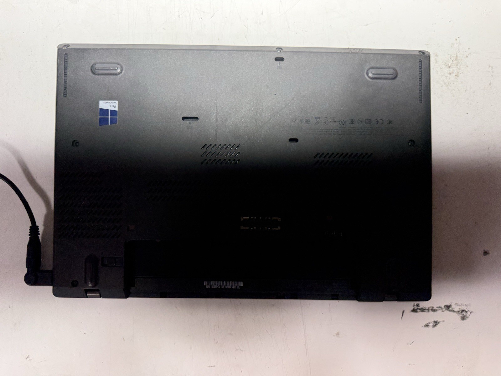 Lenovo ThinkPad T450 14″ Laptop Intel i5-5300U 8GB RAM (NO HDD)