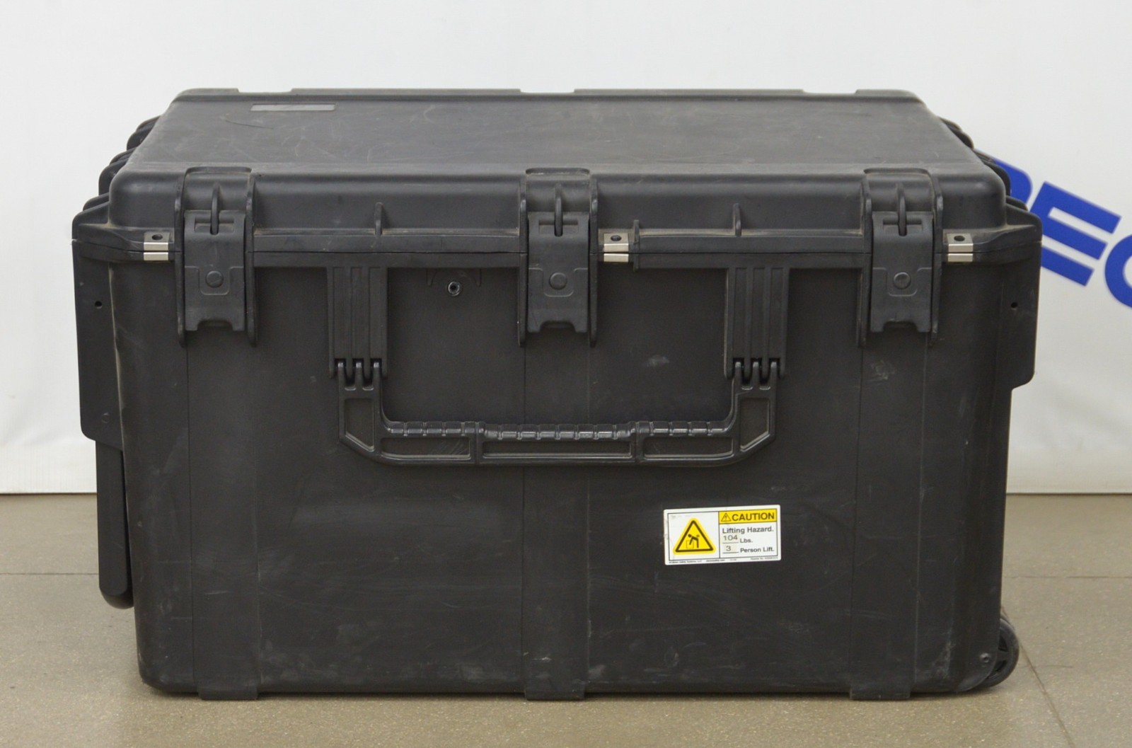 Dell Precision M6800 Laptop, 3M M2767PW Monitor W/ 33″ Large Case & Assembly
