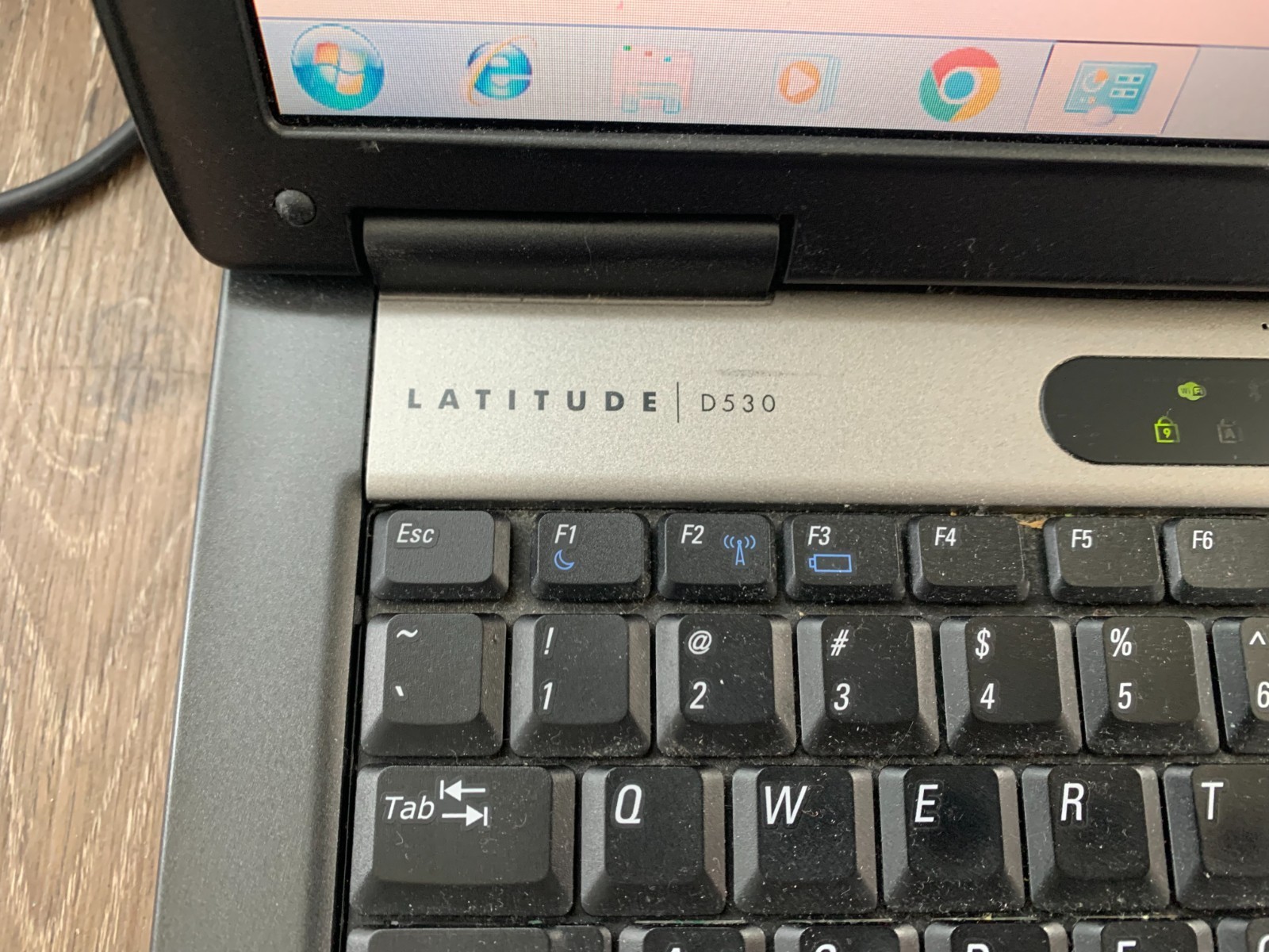 Dell Latitude D530 15″ Intel Core 2 Duo T7250 2.00GHz 4GBRam 320GB HDD Win7 Pro