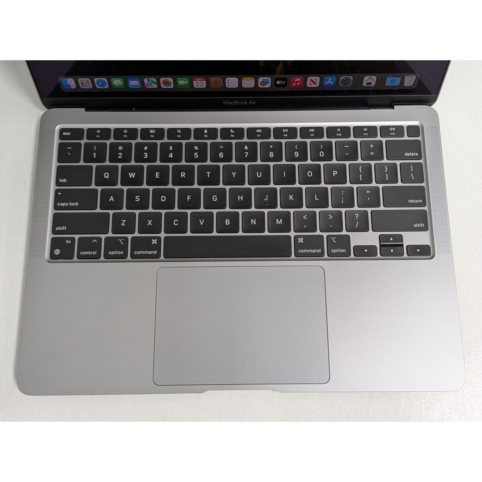 Apple MacBook Air M1 – 8GB RAM – 256GB SSD – Silver – Excellent Condition
