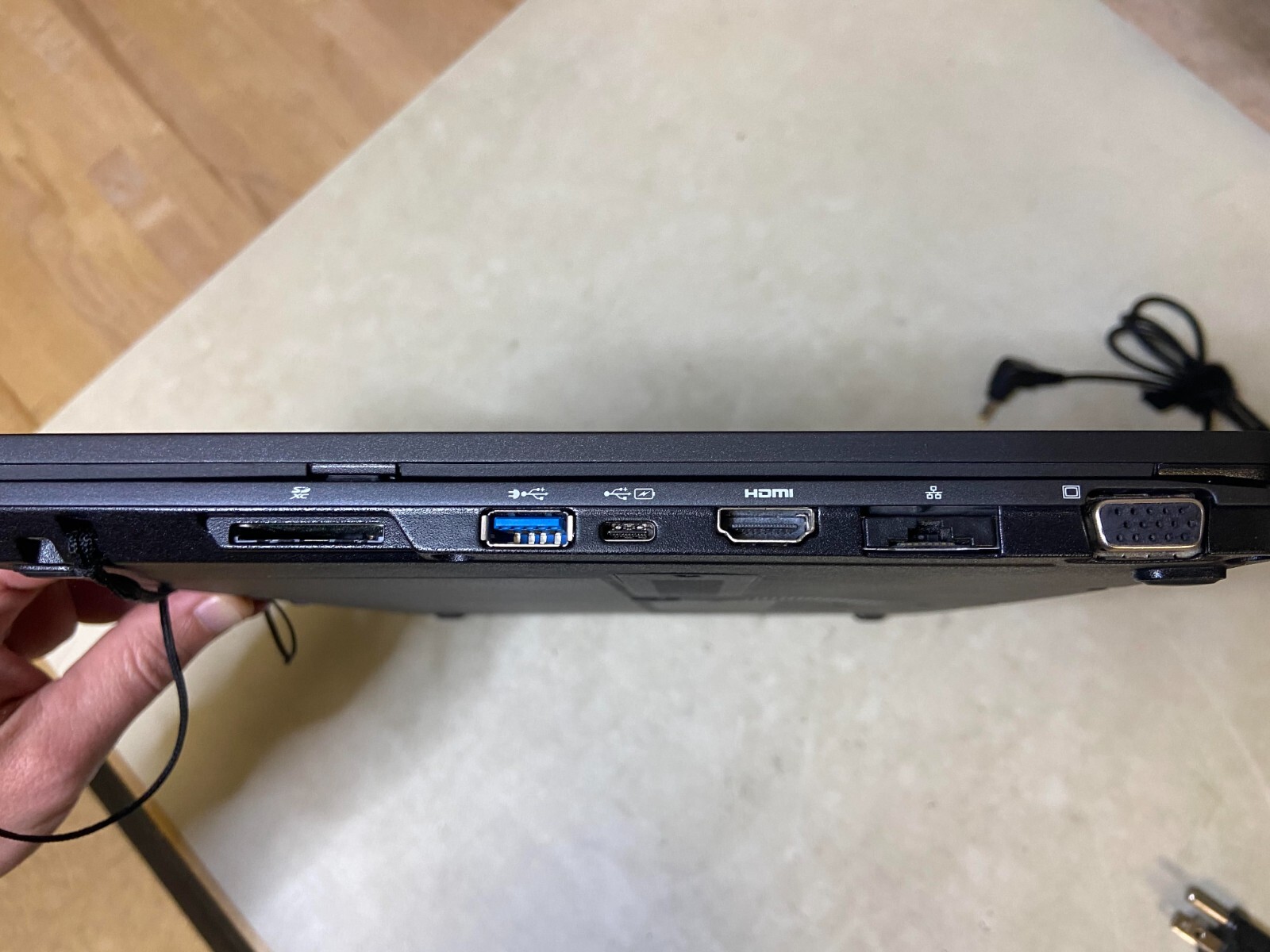 Fujitsu T937 Lifebook Touchscreen 2-1 Convertible(256GB SSD, Intel Core i5, 8GB)