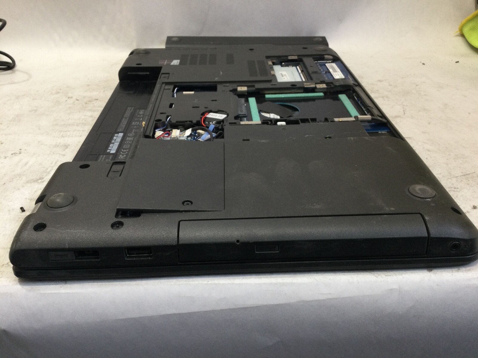 LENOVO THINKPAD E560 – FOR PARTS – INTEL CORE I5 – 4GB RAM – READ DESCRIPTION-BB