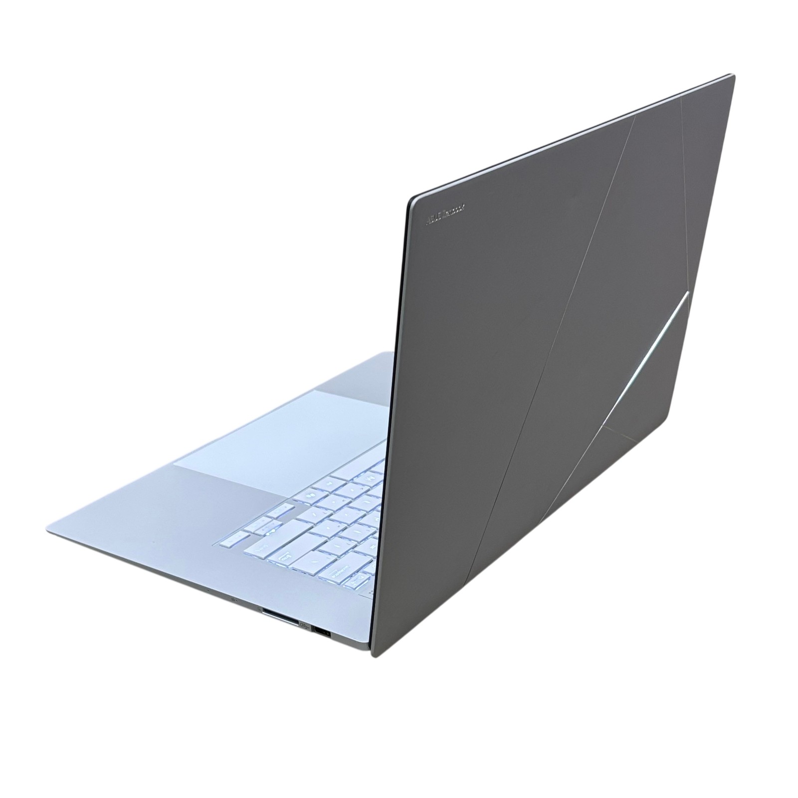 ASUS Zenbook S 16 UM5606WA AMD Ryzen AI 9 365 2.00GHz 24GB RAM 1TB SSD 16″