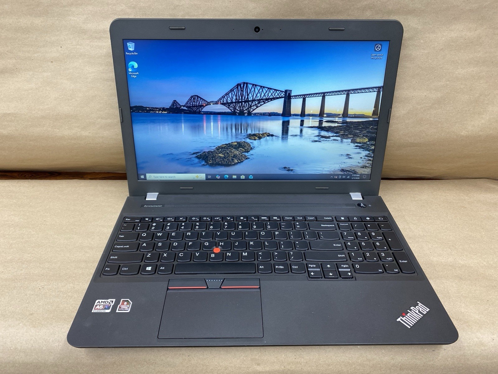 Lenovo E565 – 15.5′ 1366×768 – AMD A6-8500P – 4GB – 128GB SSD – Win 10 Pro