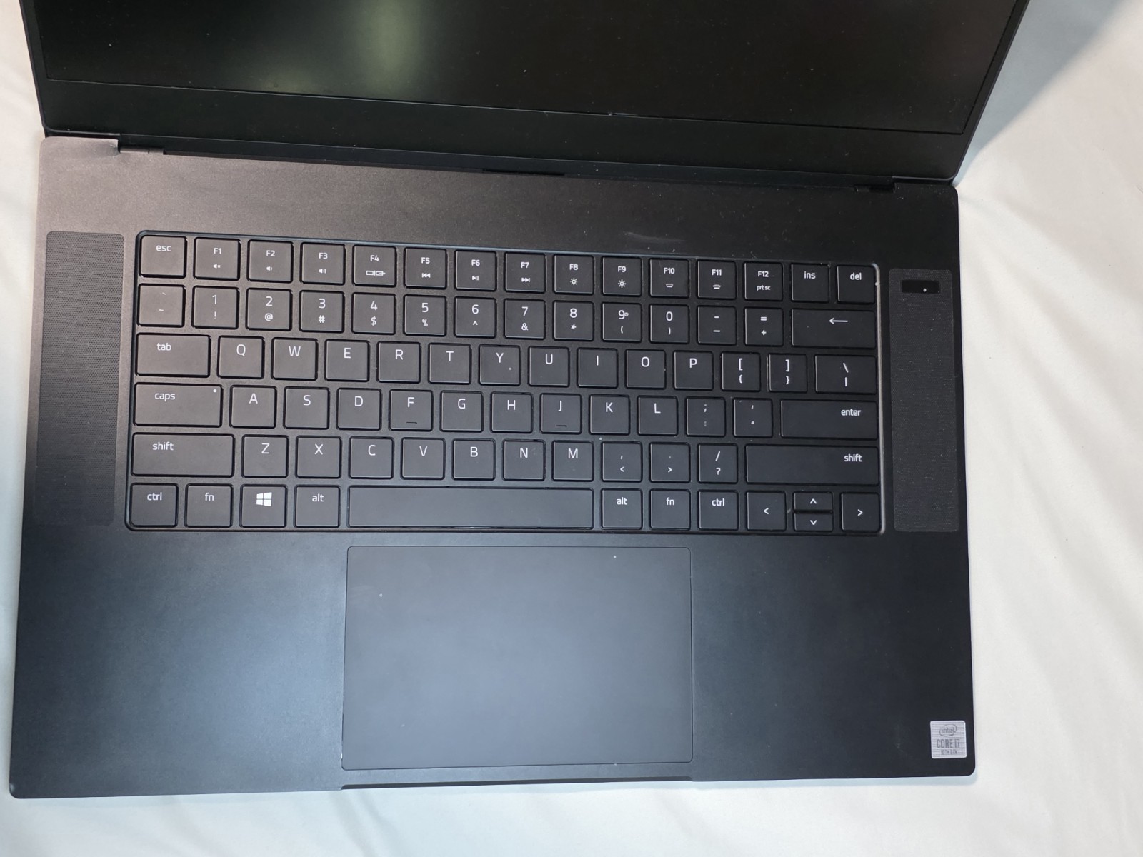 Razer Blade 15.6 FHD 300HZ I7-10875H 1TB SSD 64GB RAM 2080 Super – RZ09-03305E43