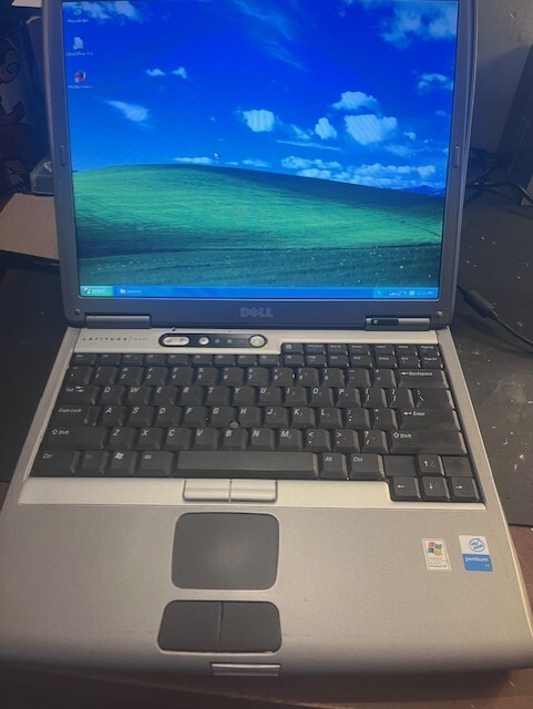 Dell Laptop Windows XP -Parallel port-9 pin Serial Port-RS232-NEW Battery and ac