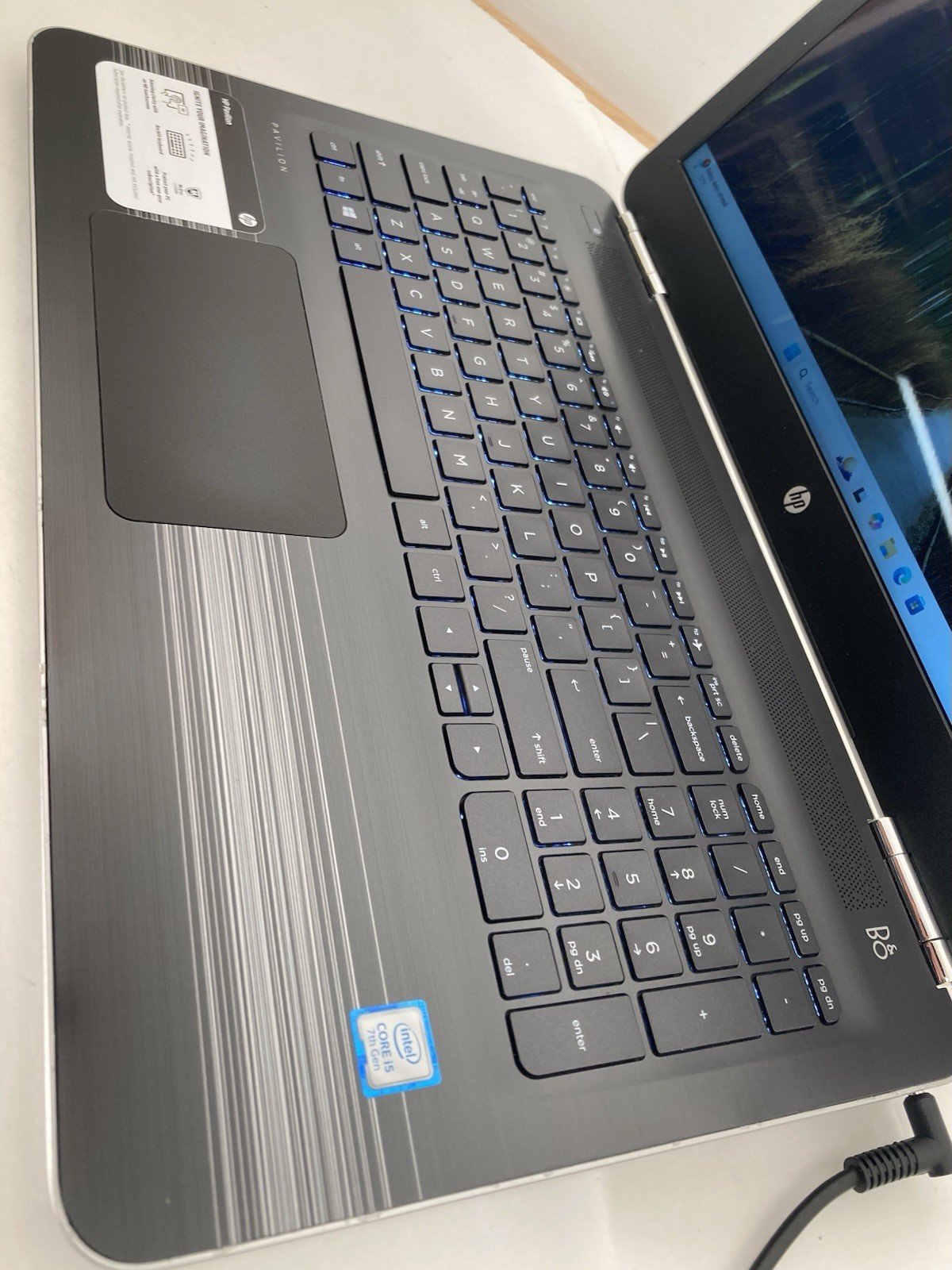 HP 15-au123cl 15.6″ Laptop, Windows 11 /i5 7200U/12GB/240GB/Excellent Cond/READ