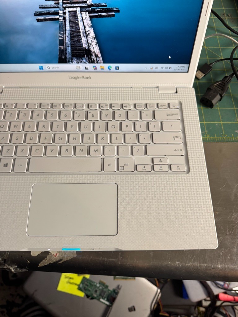 ASUS ImagineBook 14 MJ401TA m3-8100Y 4GB 120GB SSD Win11 Home