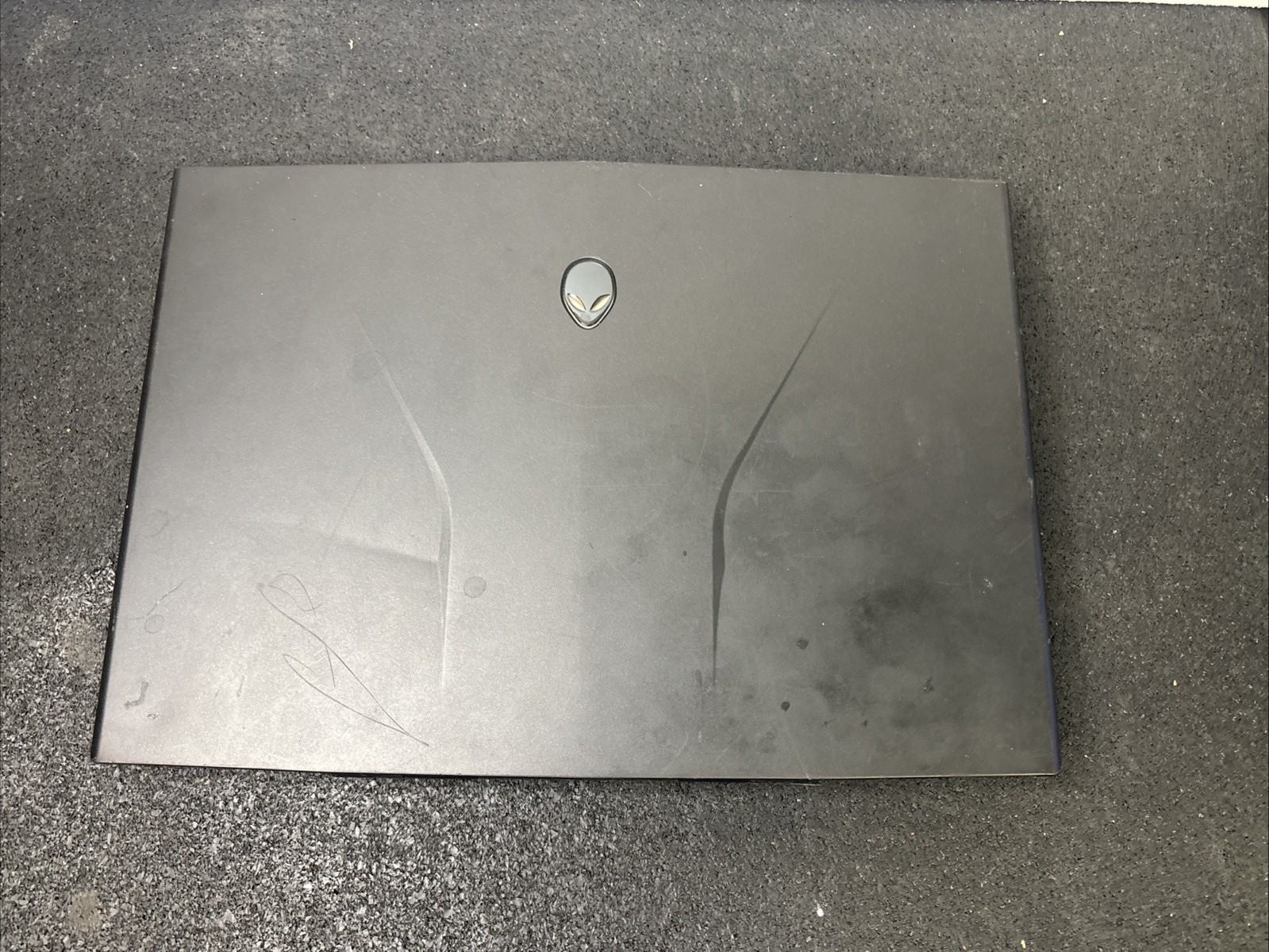Alienware M14x 14″ i5-3210M, 6GB RAM, 750GB, Broken screen As Is For Parts