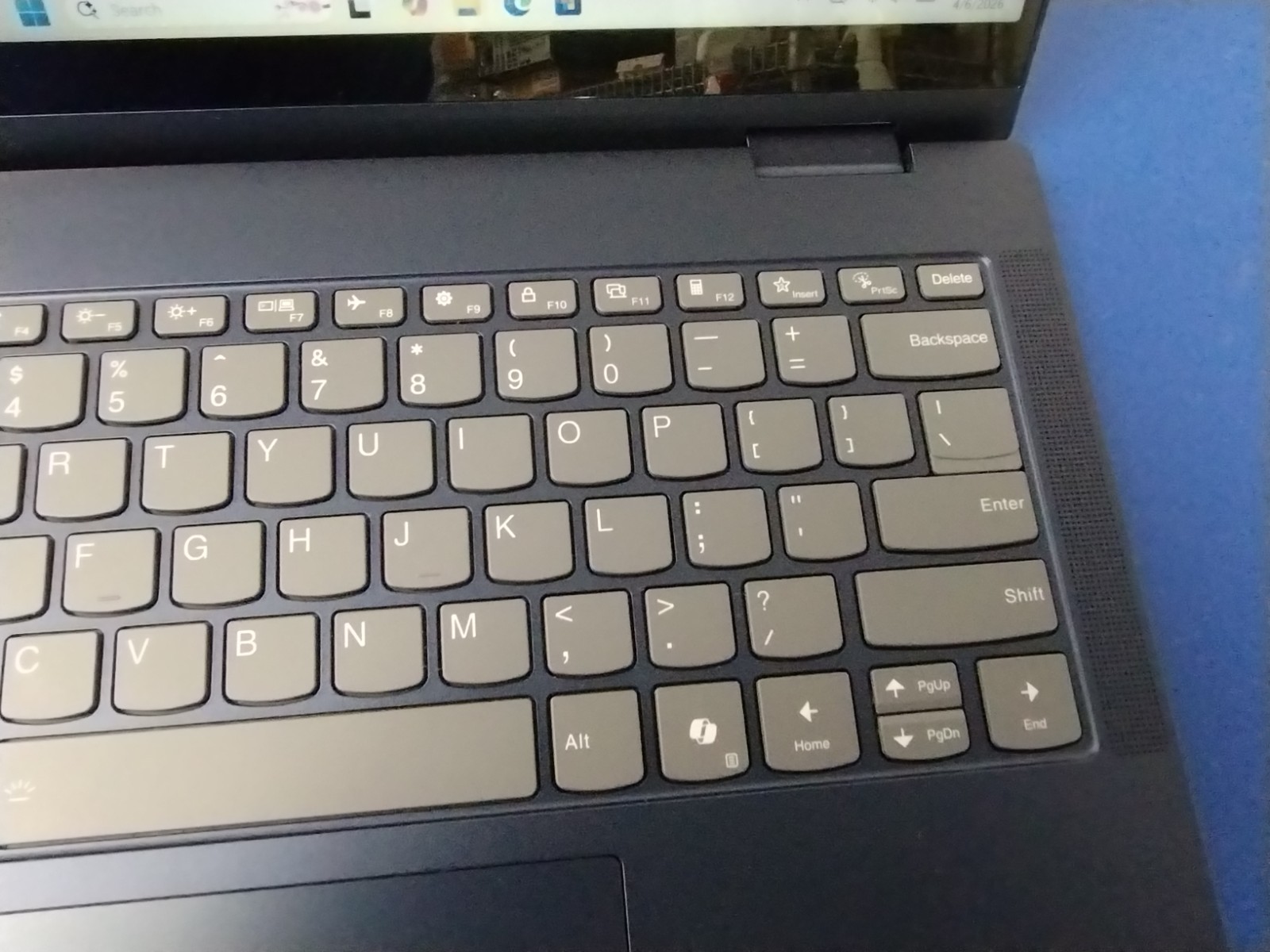 Lenovo IdeaPad 5 2-in-1 14AKP10 AMD Ryzen AI 7 350, 2.00 GHz 16 GB RAM 1 TB NVMe