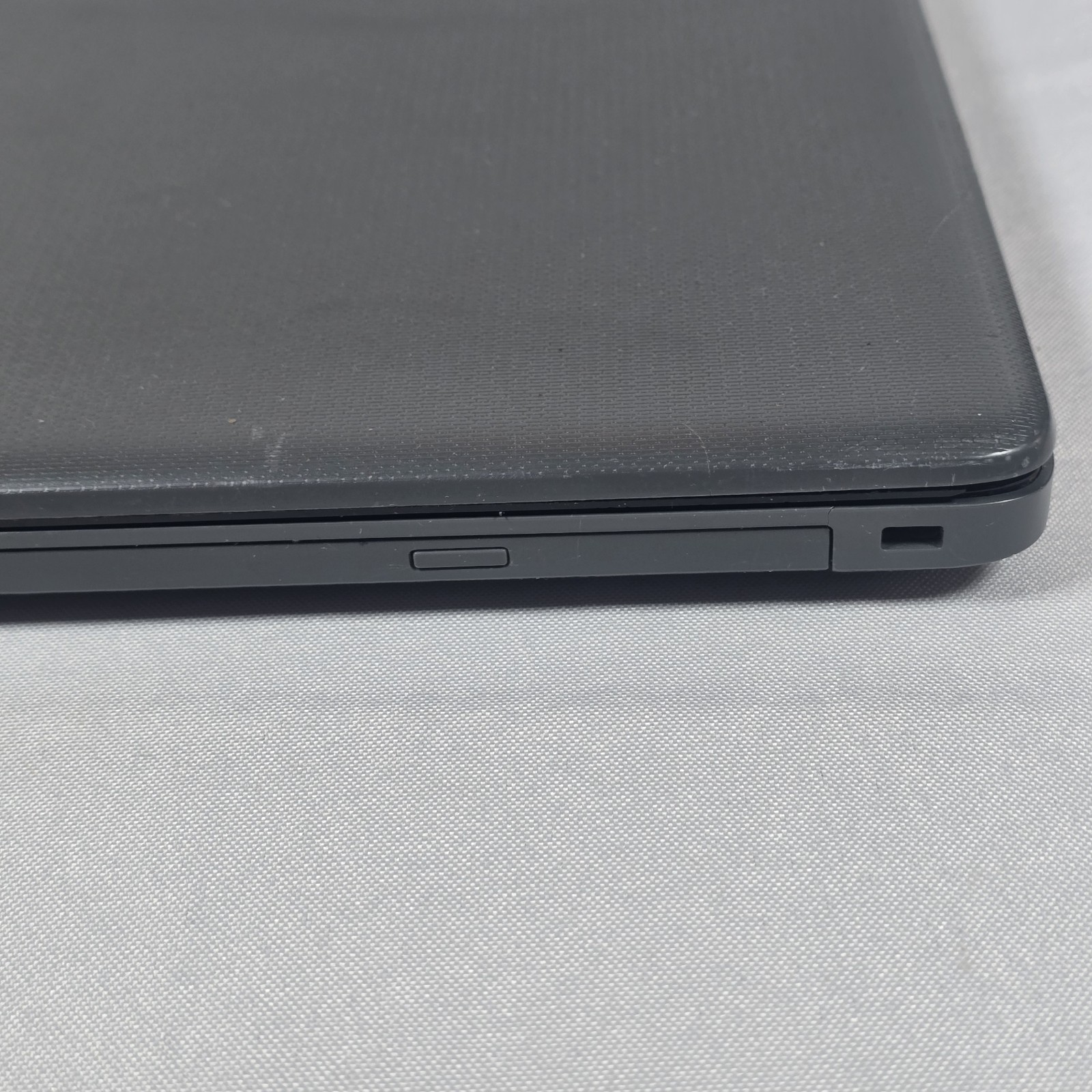 HP LAPTOP 15-DB0XXX AMD E2-9000E RADEON R2 1.50 GHz 4GB RAM READ