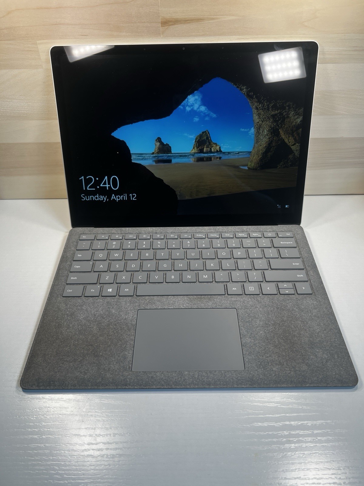 Microsoft Surface Laptop 13.5” (512 GB, Intel Core i7 7th Gen., 16 GB) -…