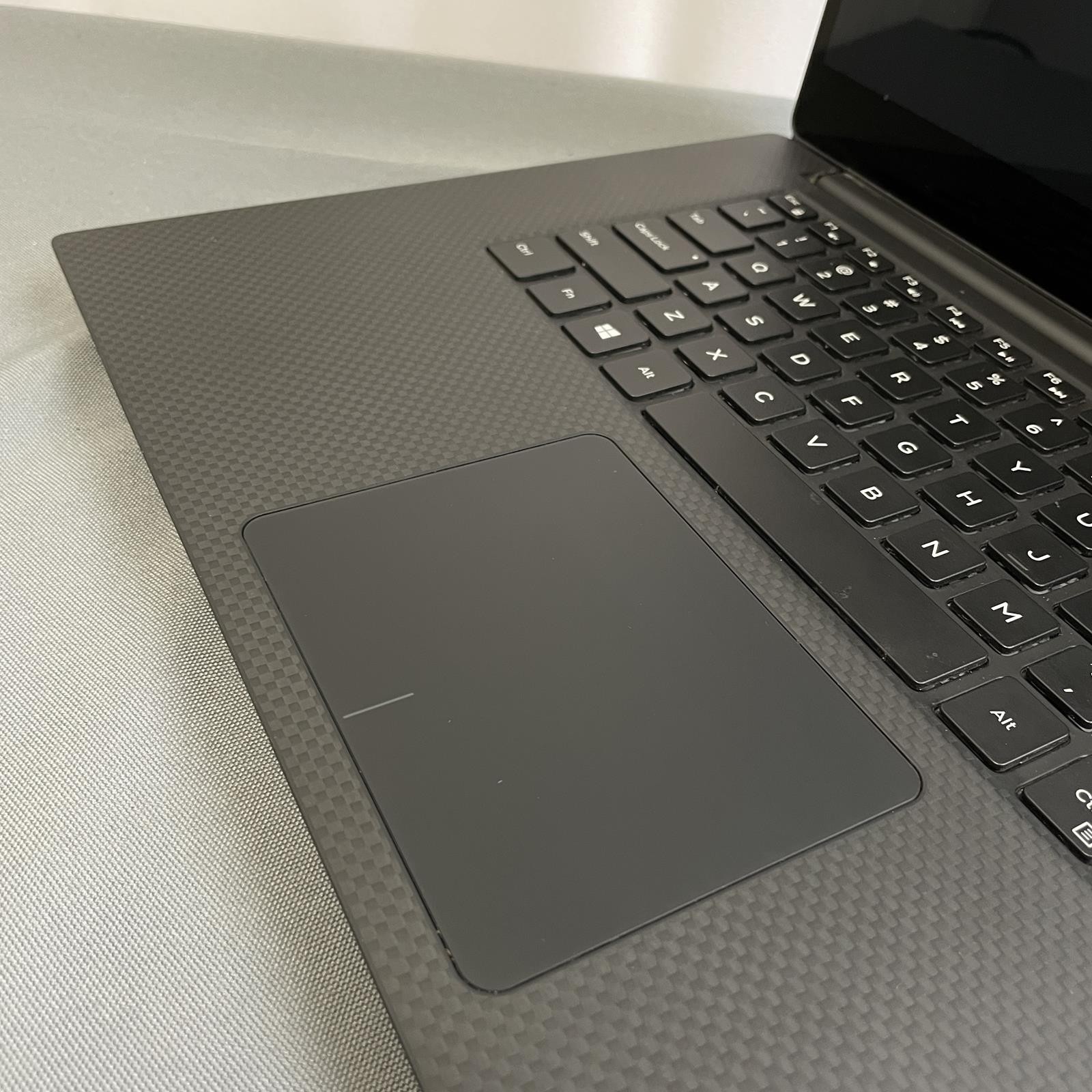 Dell Precision 5530 15.6″ 4K Touch i7-8850H 16GB 512GB NVMe, Win 11 Pro | Good