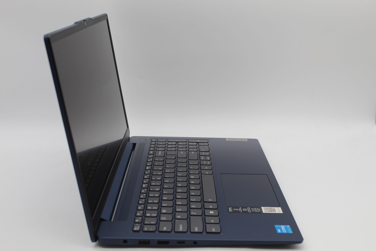 Lenovo IdeaPad Slim 3 15IRU8 Core i3-1315U 1.2GHz 8GB 256GB SSD PC1795839