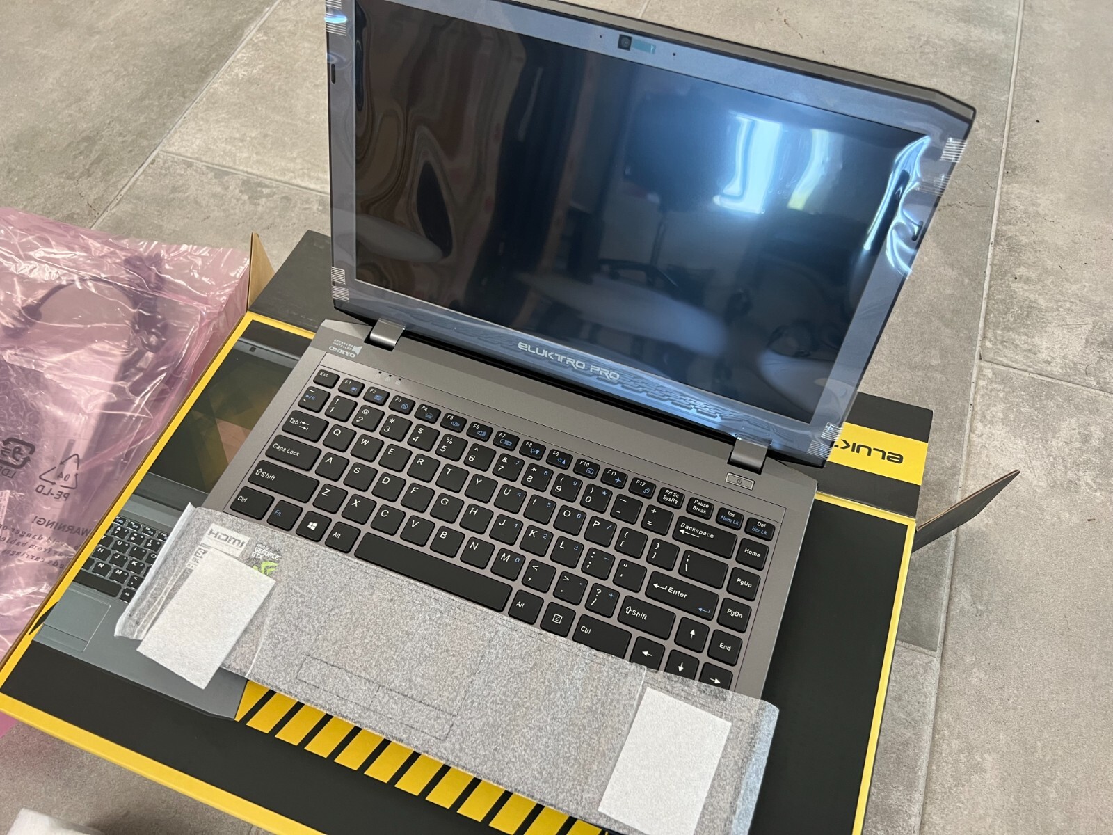 (NEW) Old Inventory Eluktronics W230SD 13.3″ Gaming i7 4710MQ GTX 960m Complete