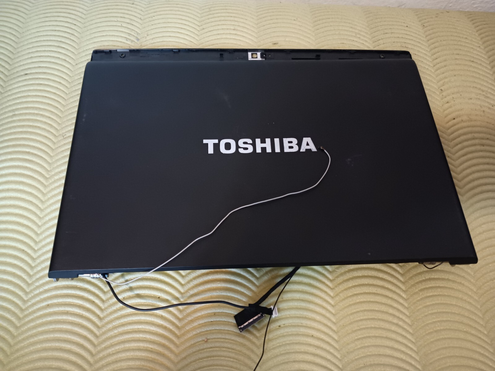 TOSHIBA TECRA R950 R850 COVER HINGES FRAME WEBCAM FLAT WITHOUT LCD