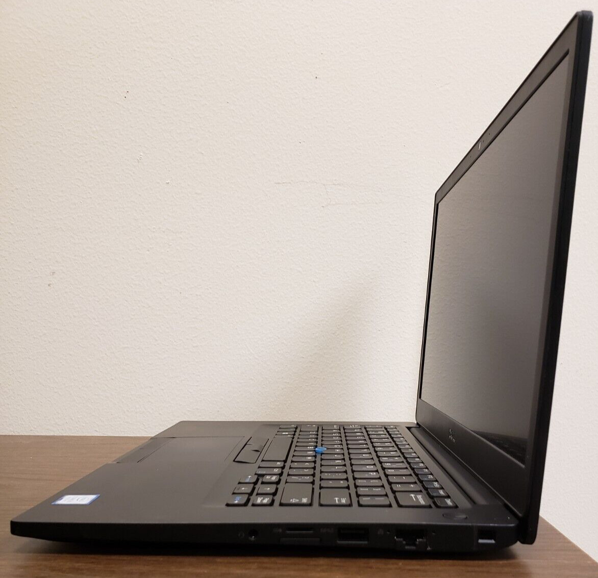 DELL Latitude 7490 w/power adapter