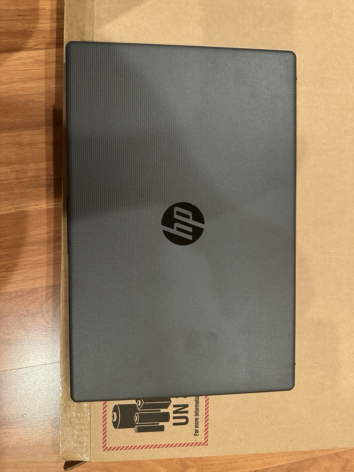HP 255 G10 15.6″ FHD AMD Ryzen 3 7330U 2.30 GHz 8GB DDR4 128GB SSD W11P Laptop