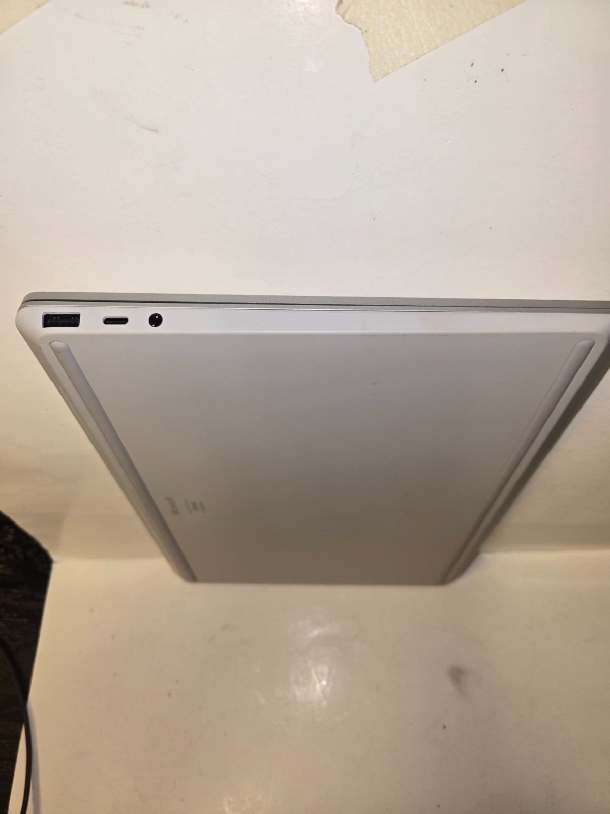 Microsoft Surface Go Model 1943 Laptop – Core i5-1035G1 – 4GB RAM – 64GB SSD
