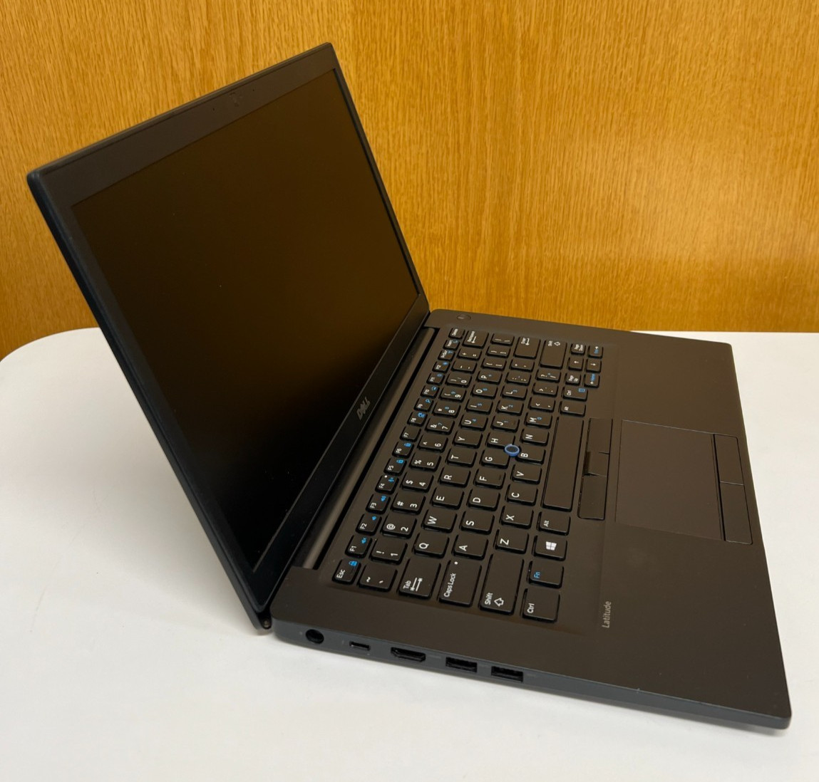 Dell Latitude 7480 14″ ( 256GB SSD, i5-6650U, 8GB RAM ) Linux Mint 22.2