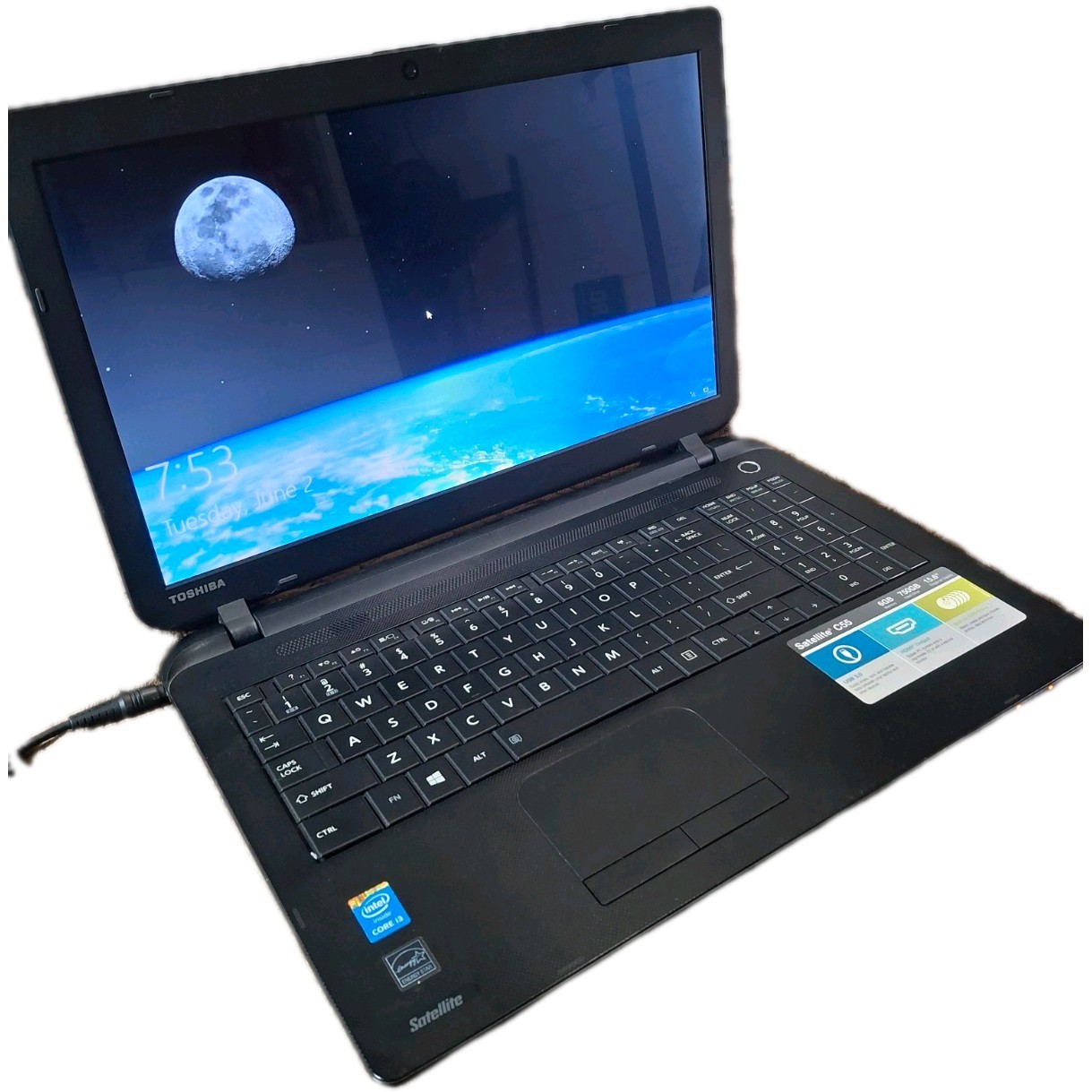 Toshiba Satellite C55-B5200 Laptop w/cord. 15.6″ Intel Core i3 6GB RAM 750 GB HD