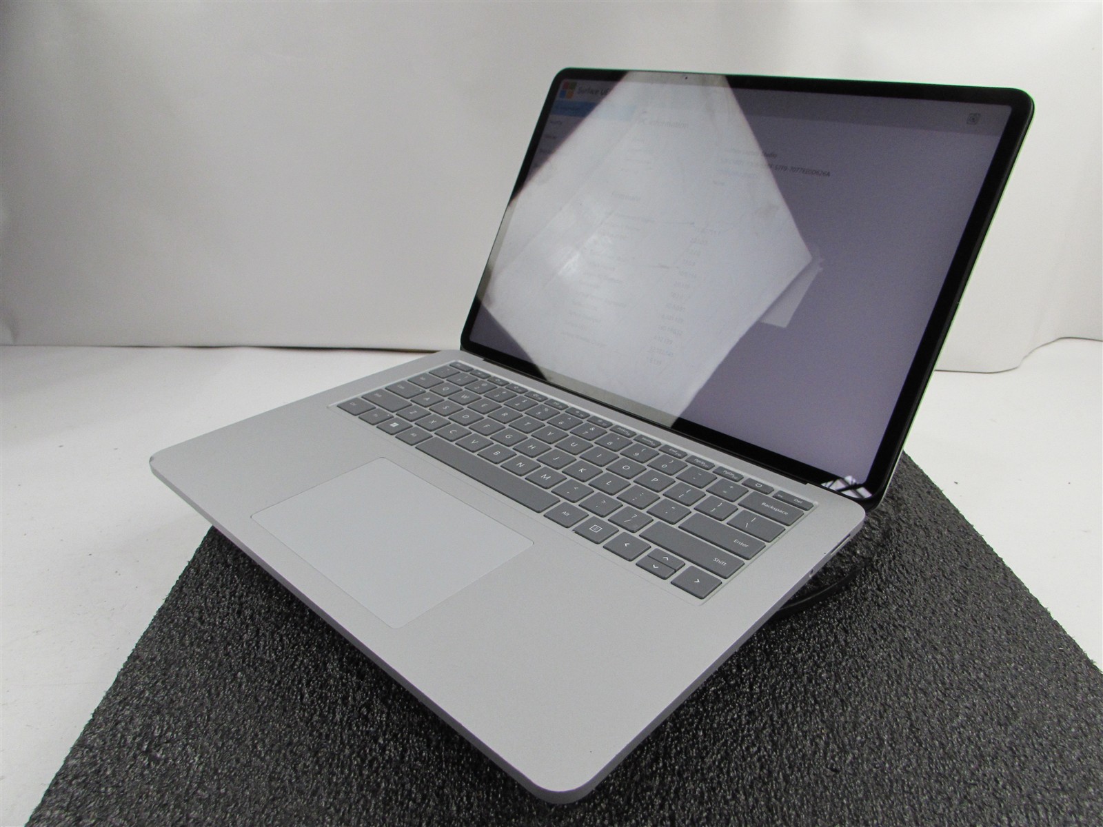 Microsoft Surface Laptop Studio 1964 i7-11370H 1TB SSD 32GB RTX A2000 *No A/C*