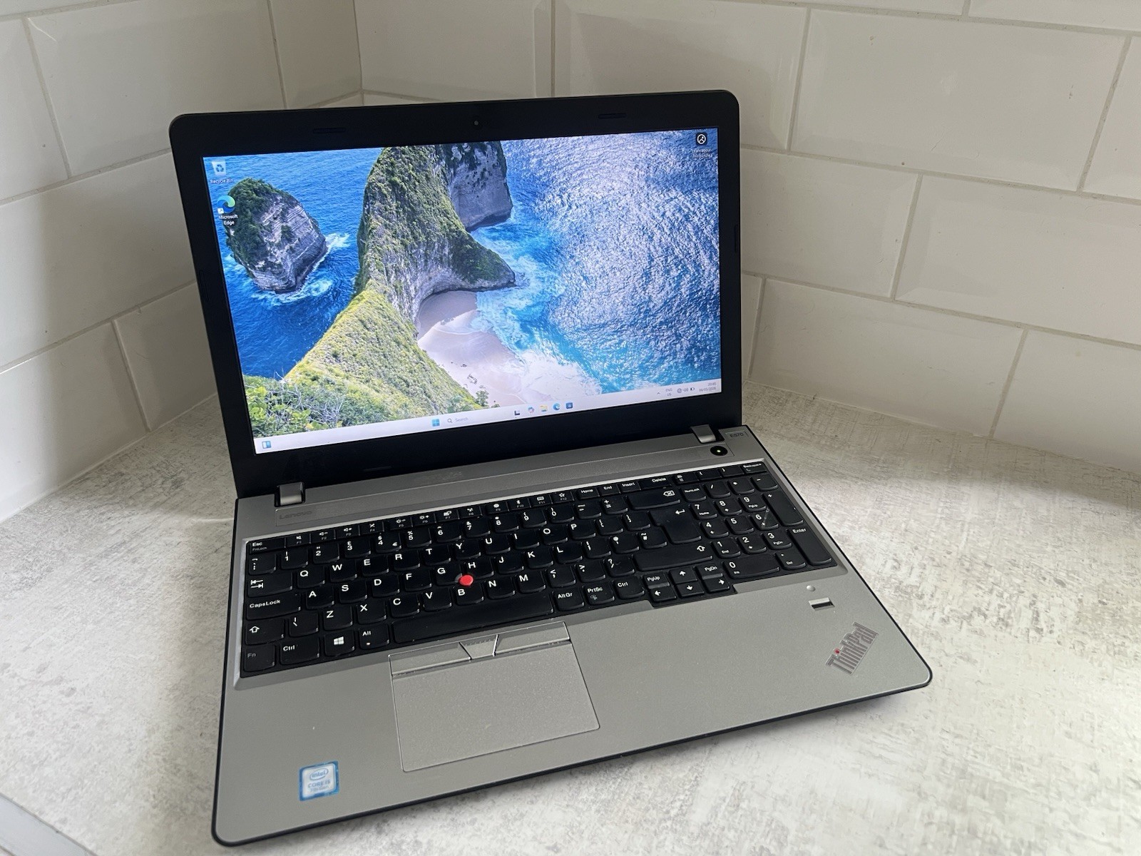 🔥 Lenovo ThinkPad E570 Intel Core i5-7200U 8GB/256GB SSD FHD Win 11 Office 21