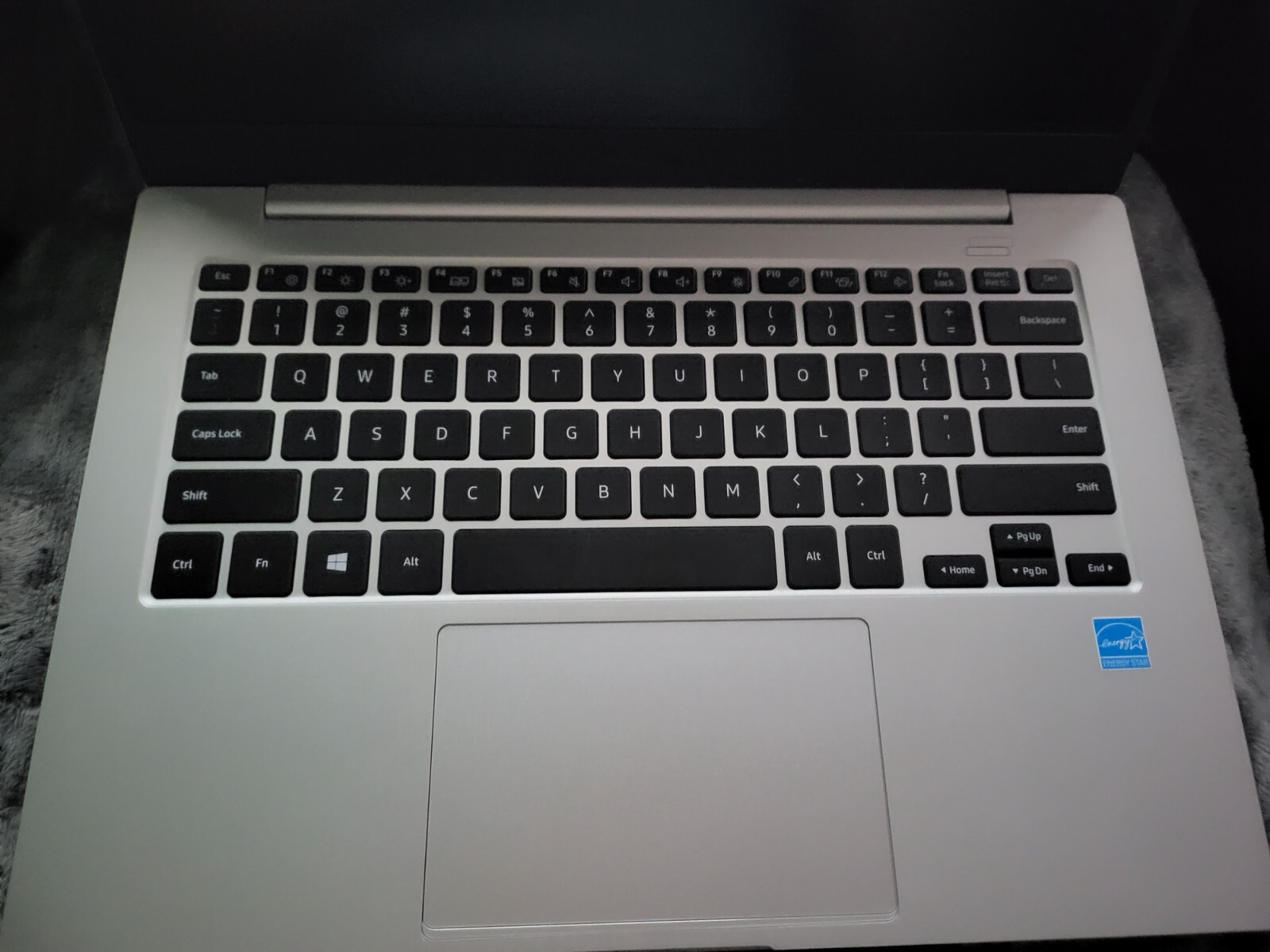 Samsung Galaxy Book Go 14″ (128GB eUFS, Qualcomm Snapdragon 7c 2nd Gen., 2.55…