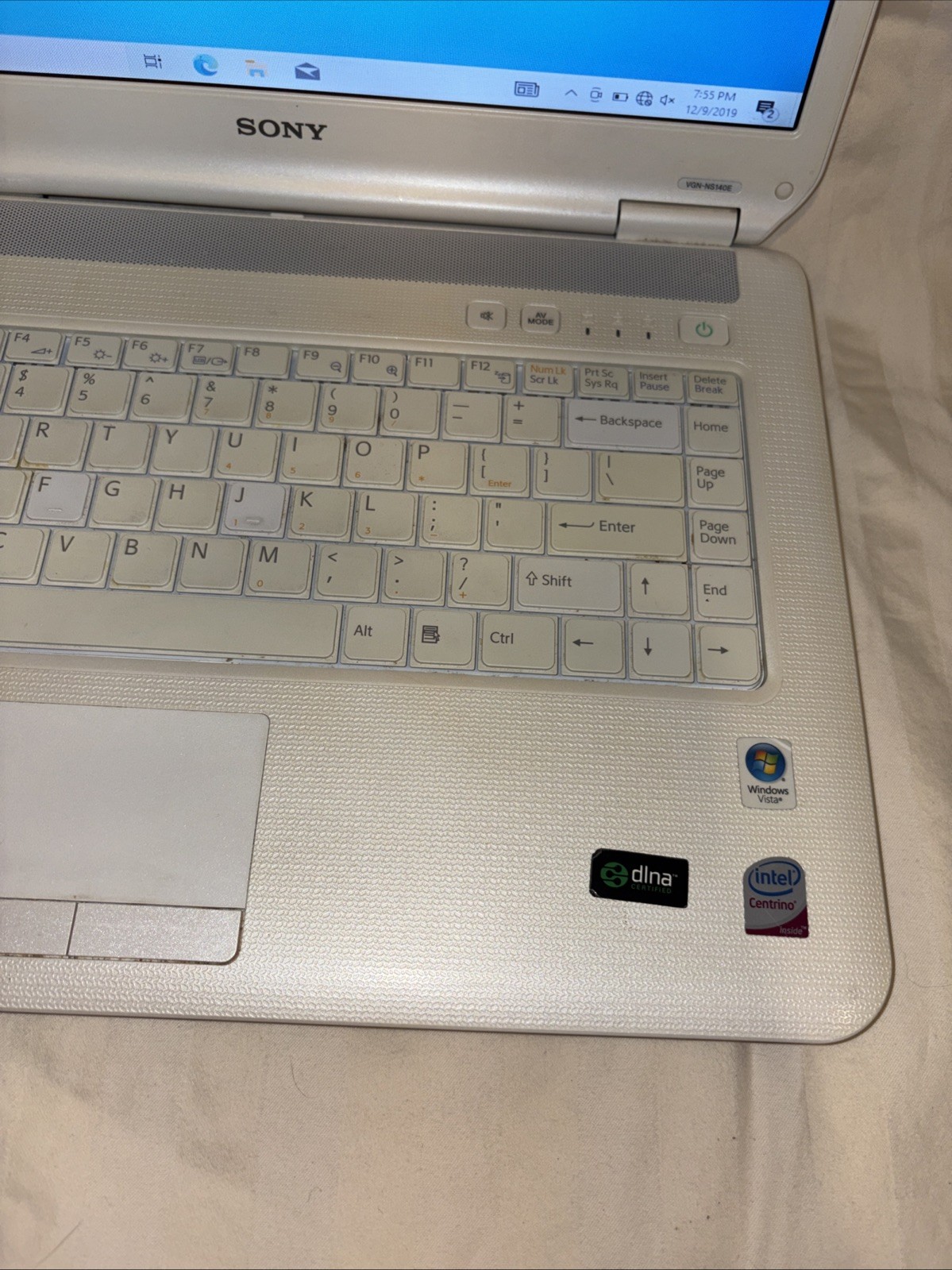 Sony Vaio VGN-NS140E 15.4″ Notebook – C2D 2.0 GHz, 3 GB, 250 GB, Win 10 Home