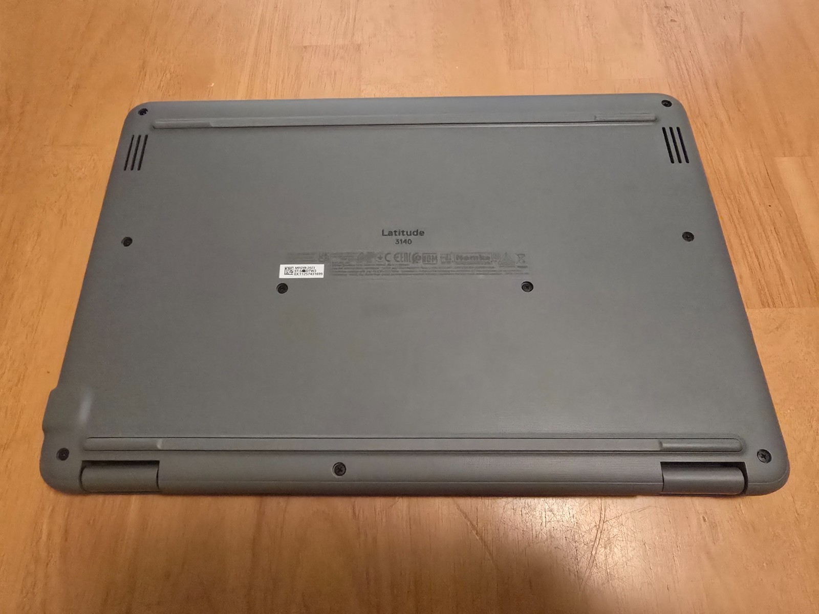 Dell Latitude 3140 2in1 Touchscreen, Intel N200 128GB 8GB Win11 Pro – With Case!