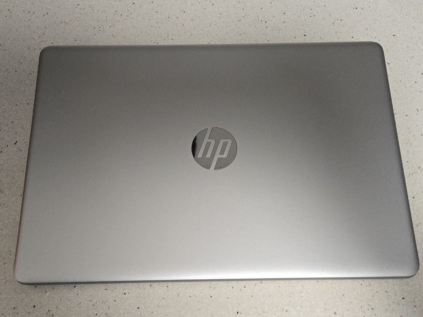 HP 15-DW1032nr laptop computer Intel 1.1Ghz Celeron N4020 4GB RAM 1TB HDD