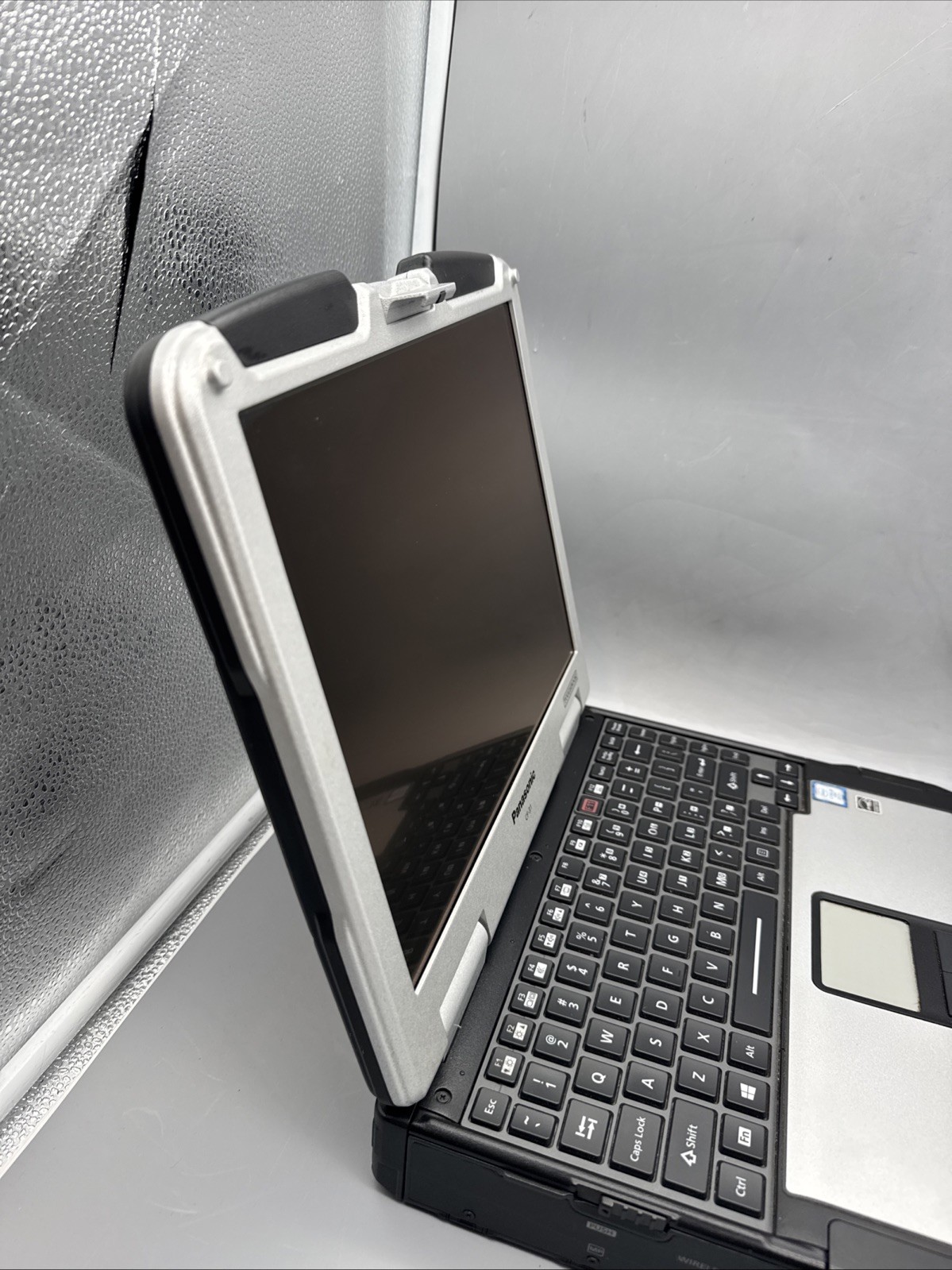 Panasonic Toughbook CF-31 Touchscreen i5-7300U 16GB DDR4 DVDRW No HD/OS/AC