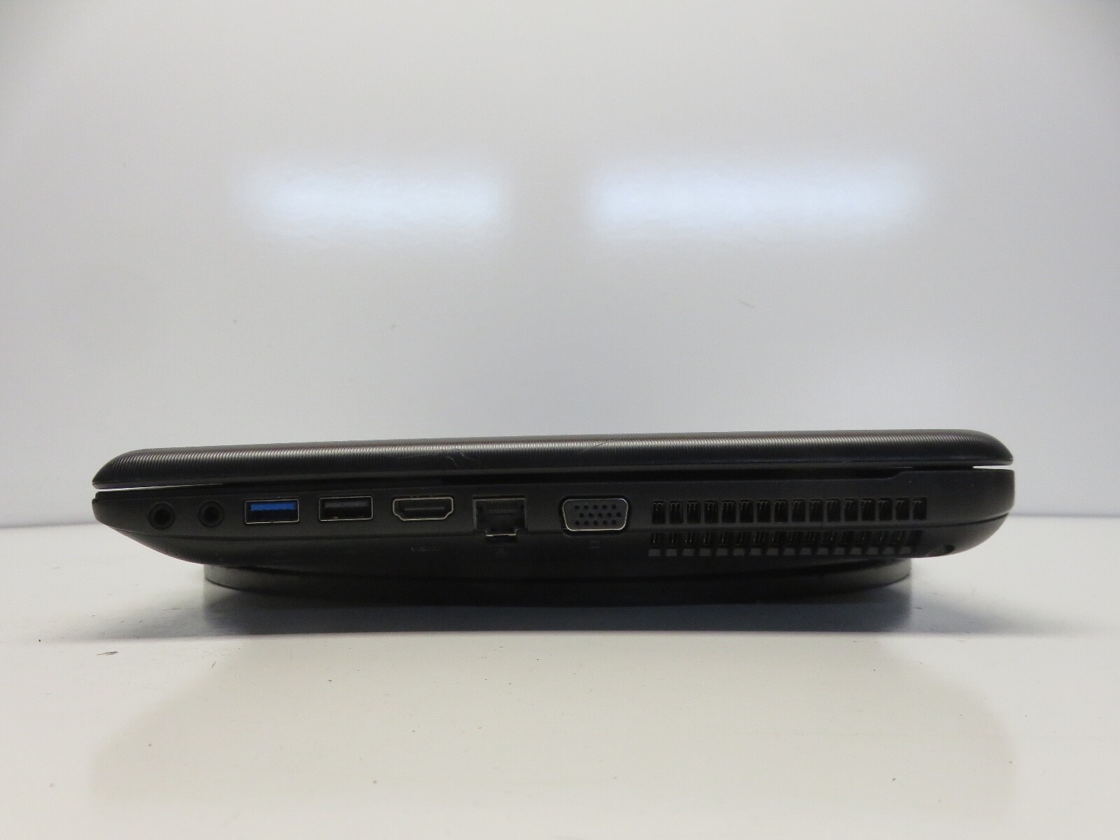 Toshiba Satellite C50-A Intel Celeron 1005M 1.9GHz 4 GB NO HDD No Batt READ