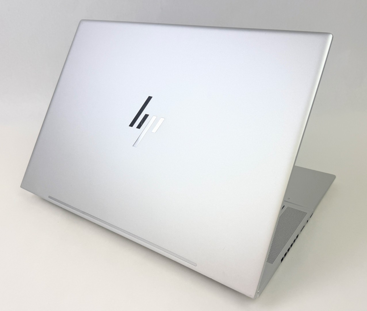 HP Envy 16-h1055cl 16″ 2560×1600 VRR Touch i9-13900H 32GB 2TB SSD RTX 4060 W11H