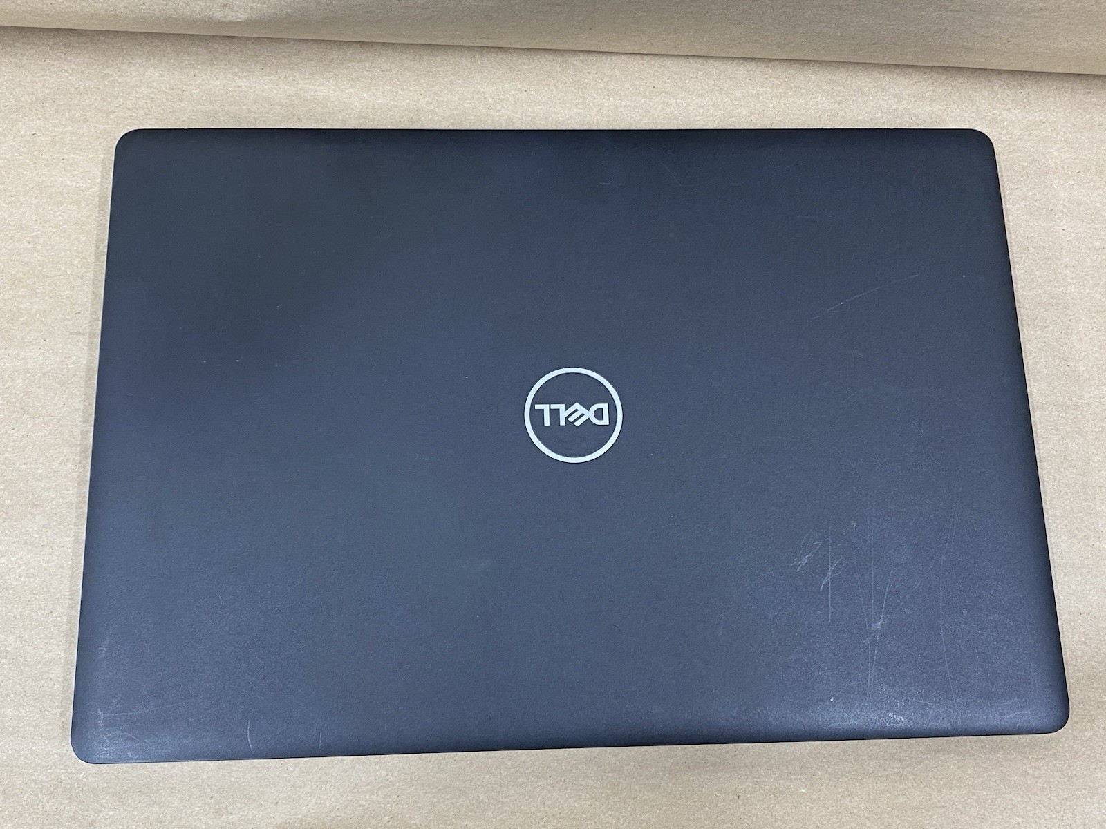 Dell Latitude 3590 – 15.5″ 1366×768 – i5-8250U – 4GB – 128GB SSD – Win 11 READ