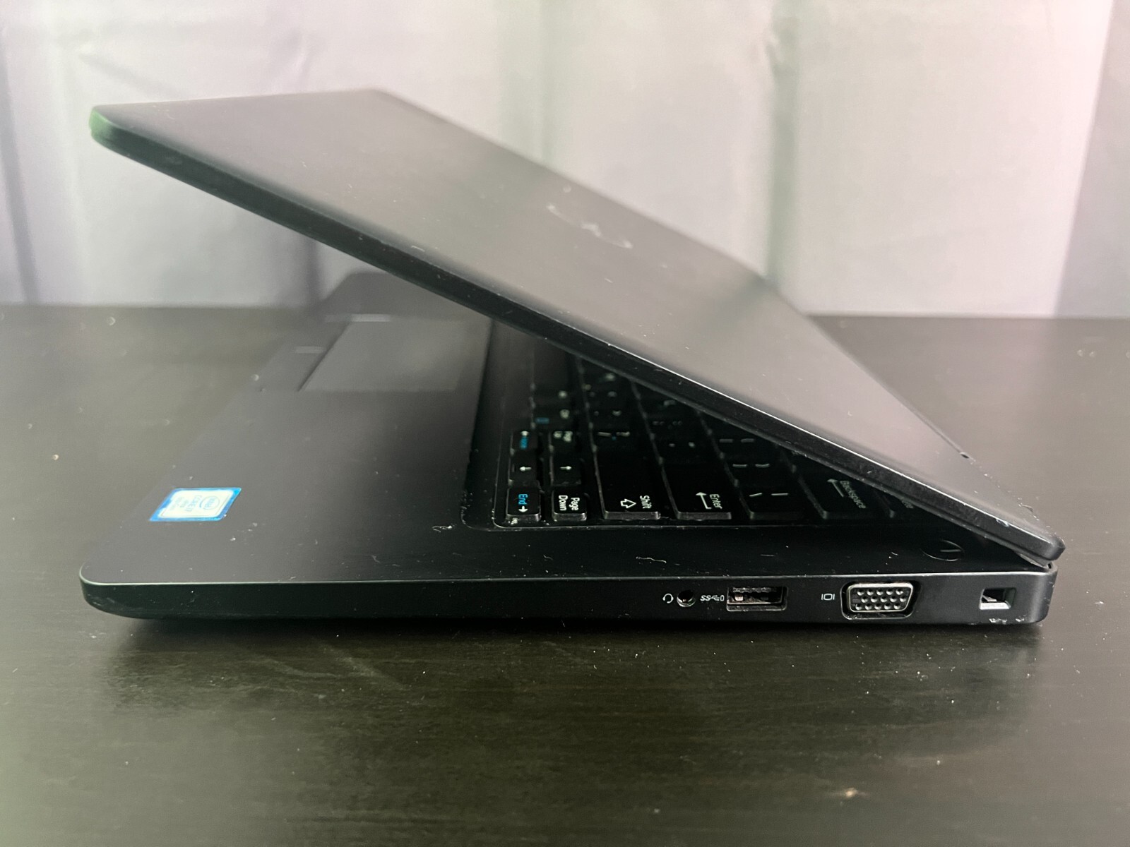 *READ* Dell Latitude 5490 (14″, Intel i7 8650U, 16GB, 256GB M.2 SSD, Windows 10)