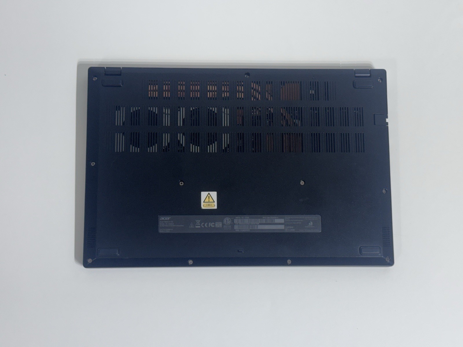 Acer Nitro V 15 165Hz FHD i5-13420H 8GB 512GB SSD RTX 4050 READ