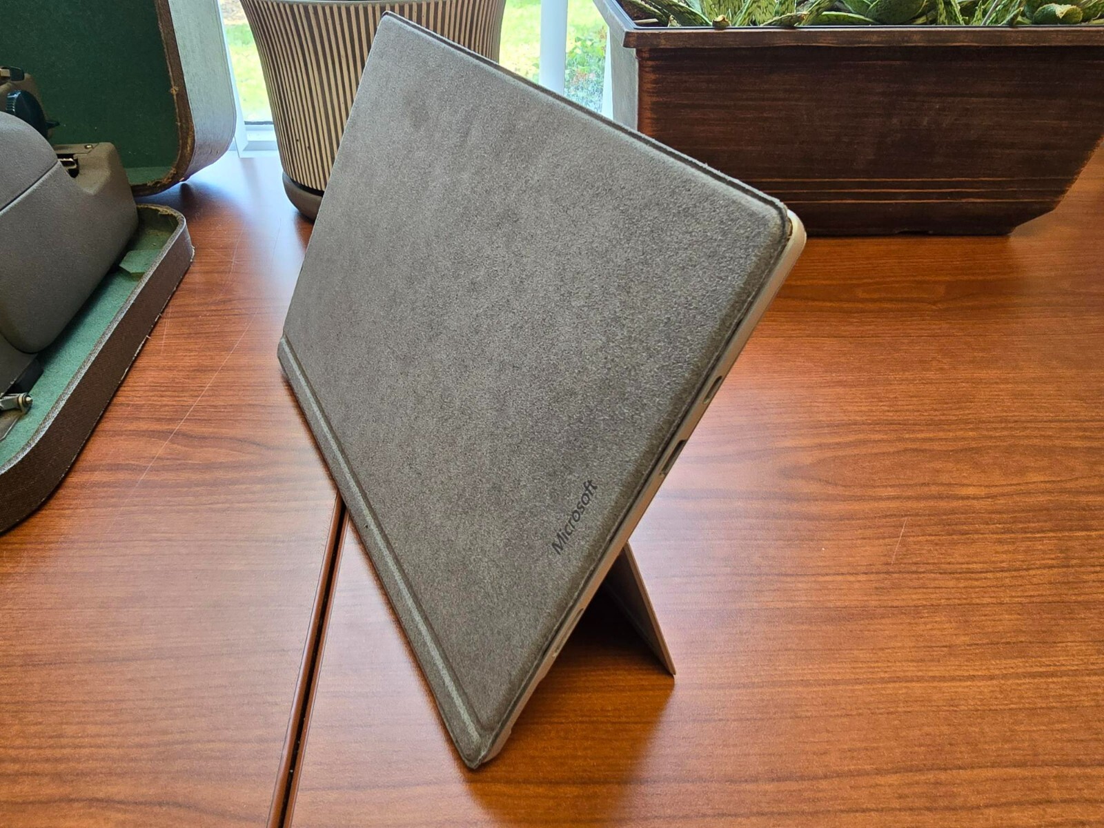 Microsoft Surface pro 6 i5 8gb RAM 128gb with Acalantra Keyboard and Charger