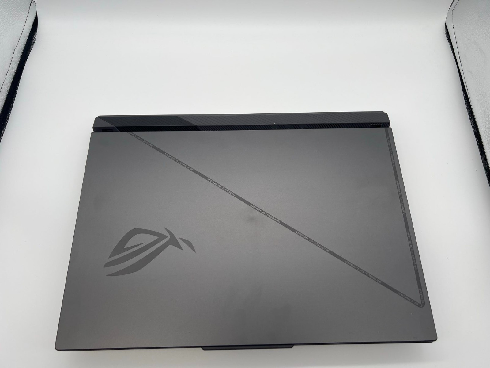 ASUS ROG Strix G16 16″ 165Hz Gaming Laptop i7 16GB 512GB SSD Gray