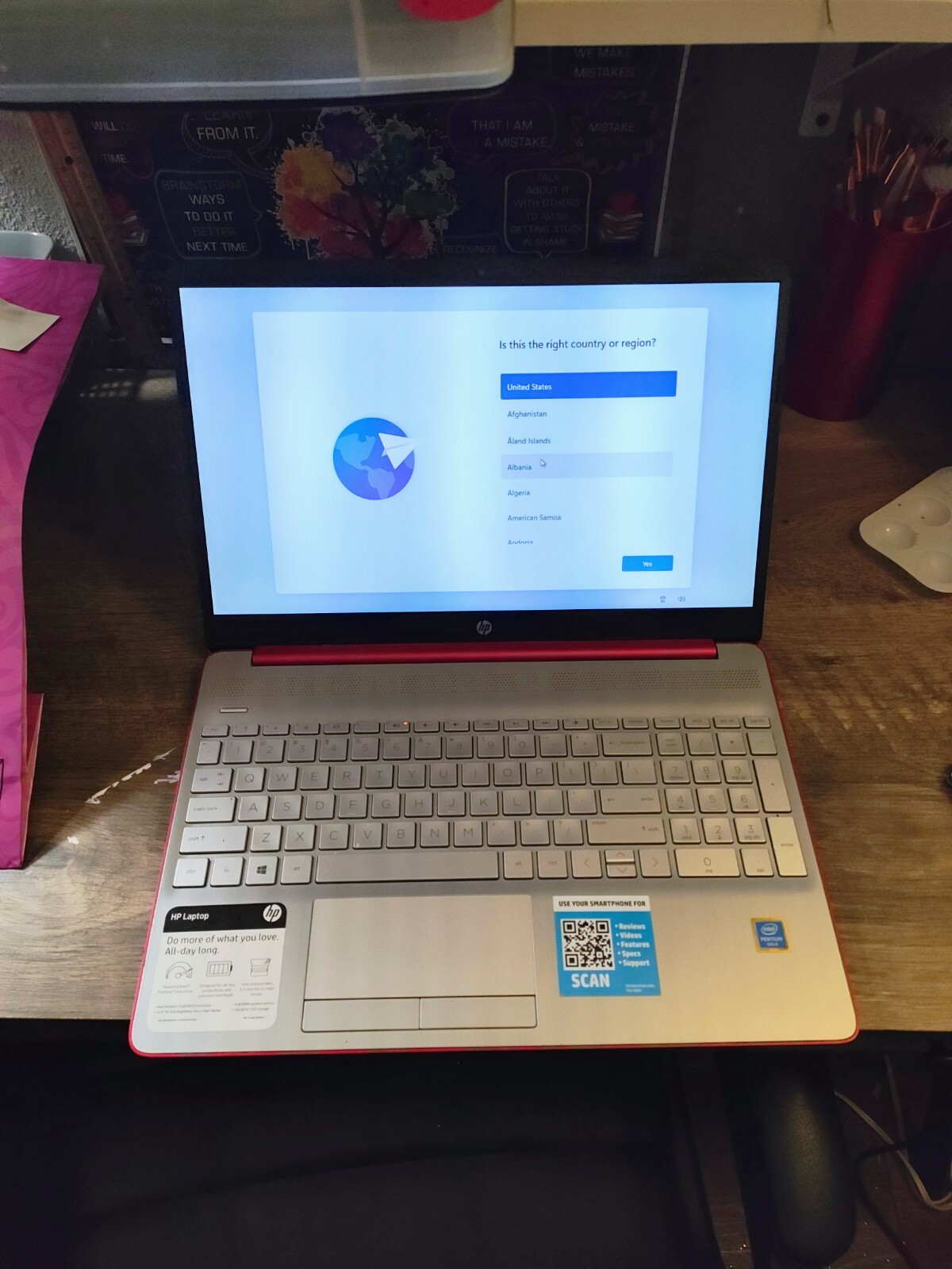 HP 15-FD0083WM 15.6″ (128GB SSD Intel Pentium N200 1.1GHz 4GB RAM) Laptop – Red
