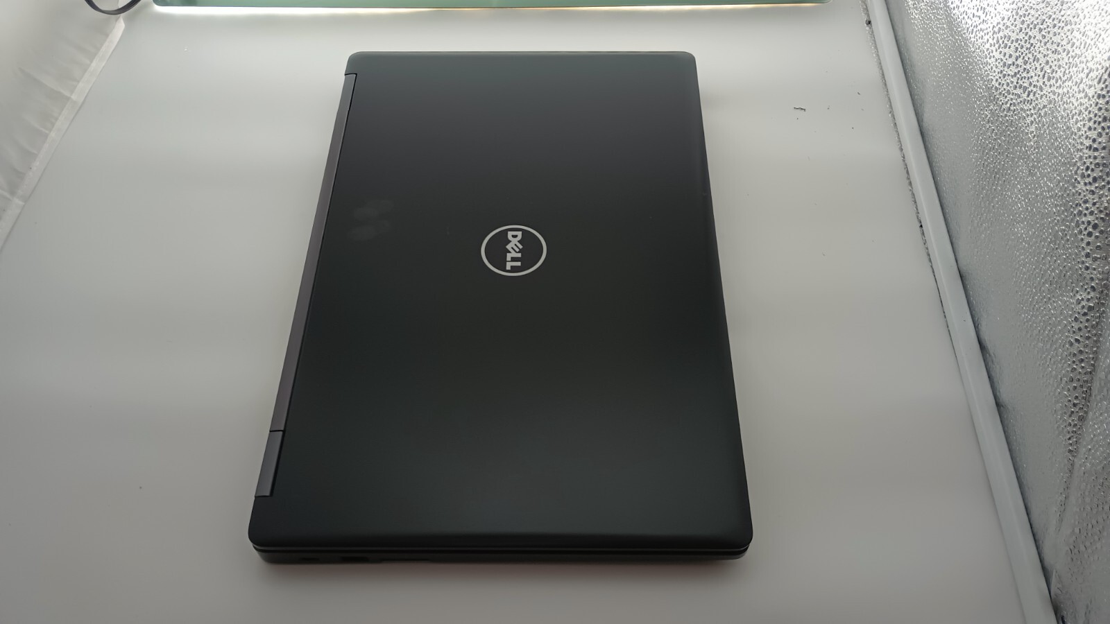 3052 Latitude5580 w/charger.i5-6440HQ(4 cores).8GB.128GB M.2.15.6″.W11