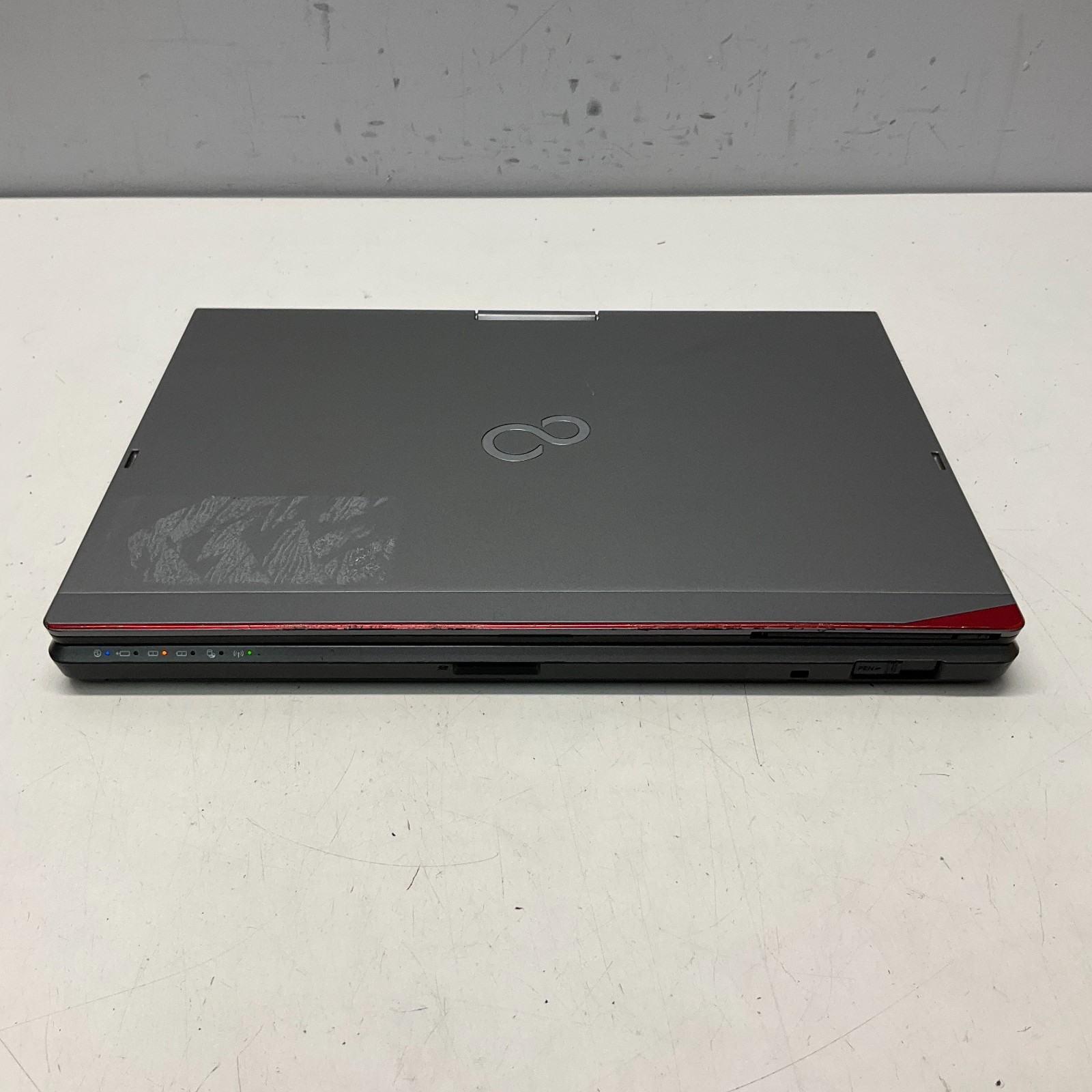 Fujitsu Lifebook T726 2-in-1 12.5″ Intel Core i5-6200U 2.3GHz 8GB RAM 128GB SSD
