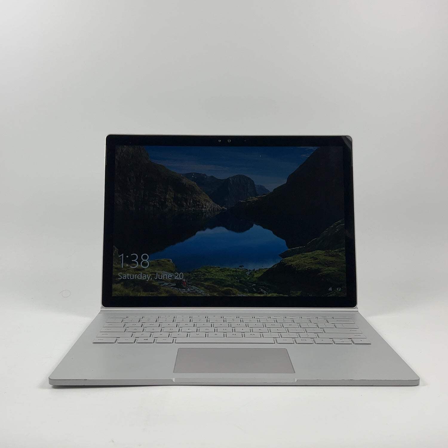 Microsoft Surface Book 1 13.5″ i7-6600U 2.6GHz 8GB RAM 256GB SSD